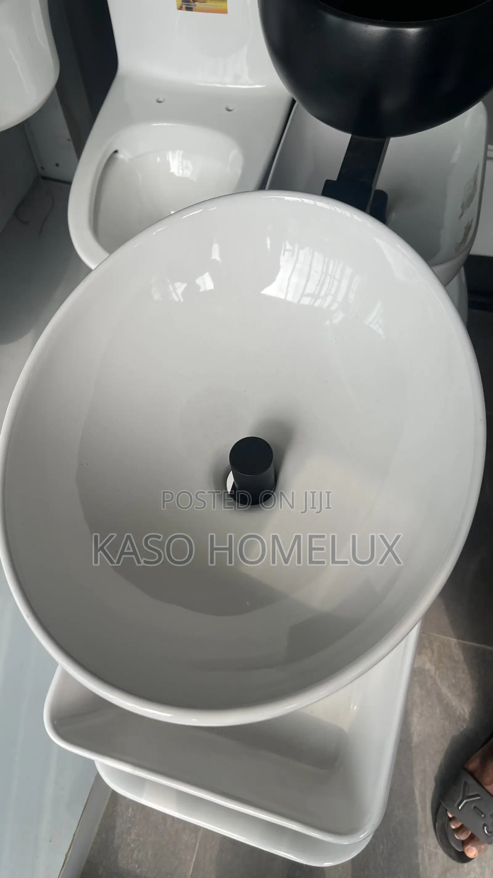 Oval Shaped White Color Countertop Basin