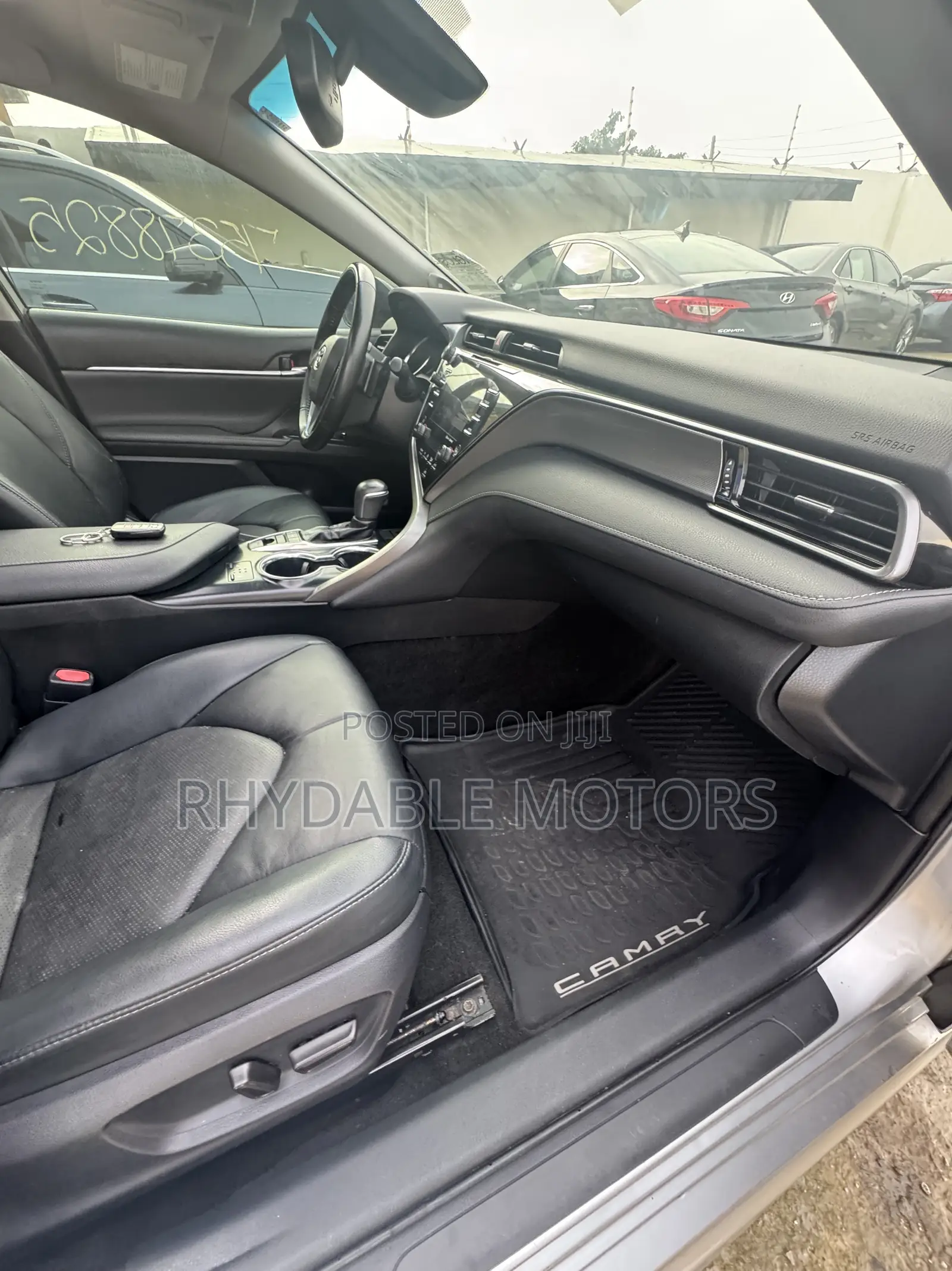 Toyota Camry 2019 Silver