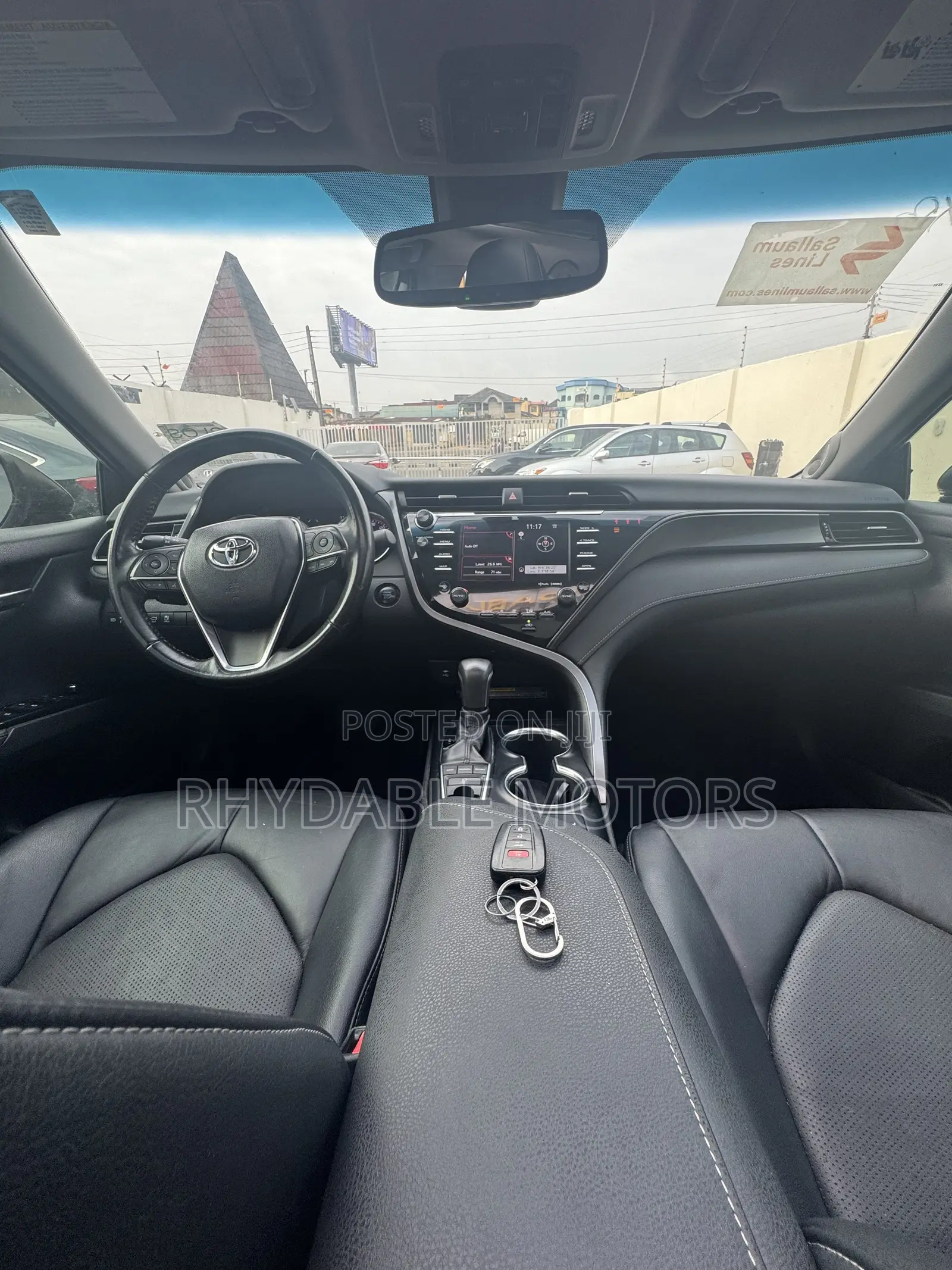 Toyota Camry 2019 Silver