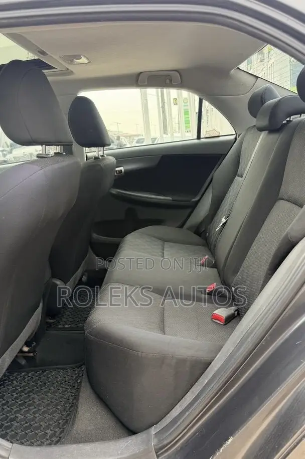 Toyota Corolla S 4dr Sedan (1.8L 4cyl 4A) 2011 Gray