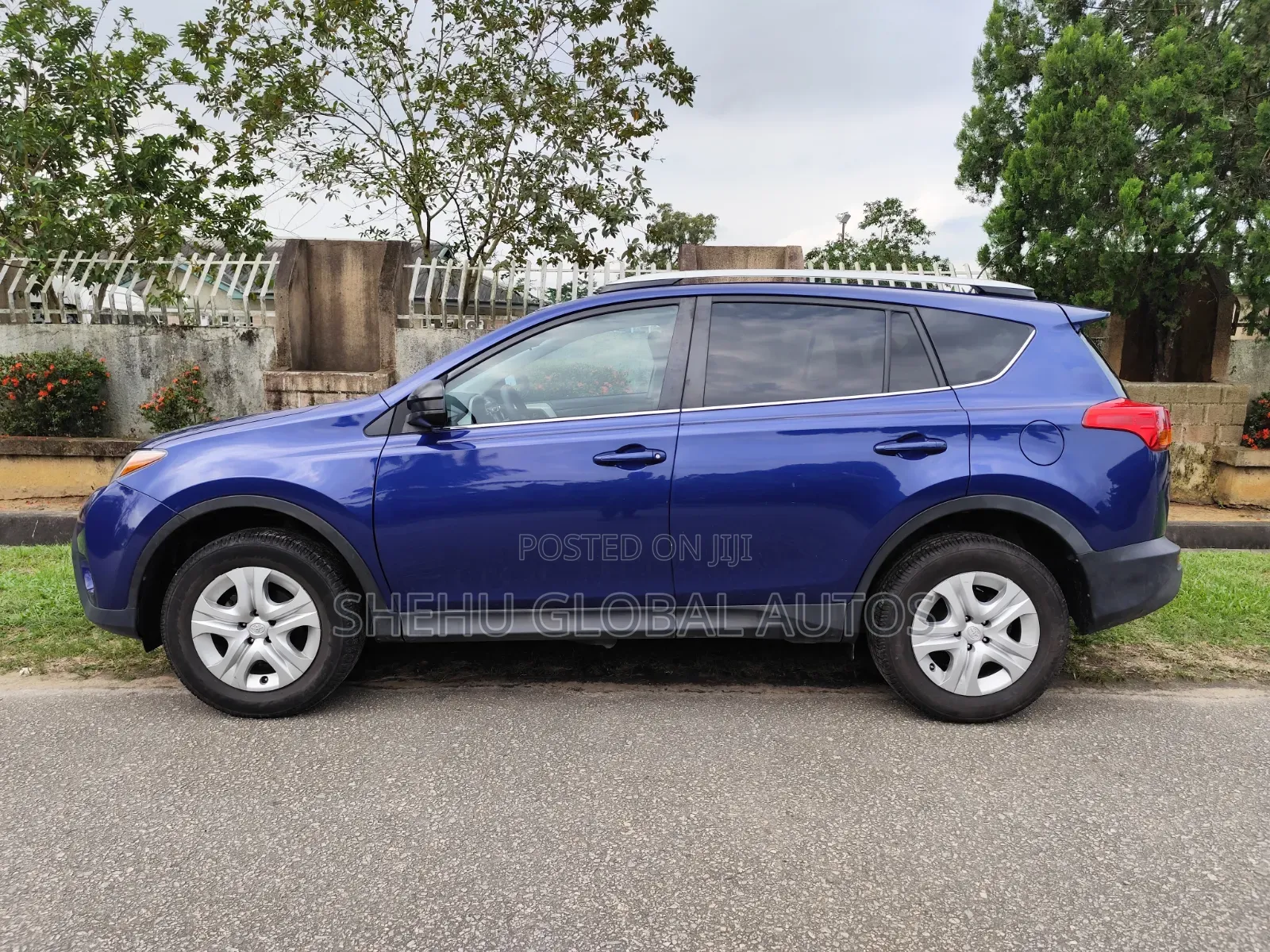 Toyota RAV4 LE 4dr SUV AWD (2.5L 4cyl 6A) 2014 Blue