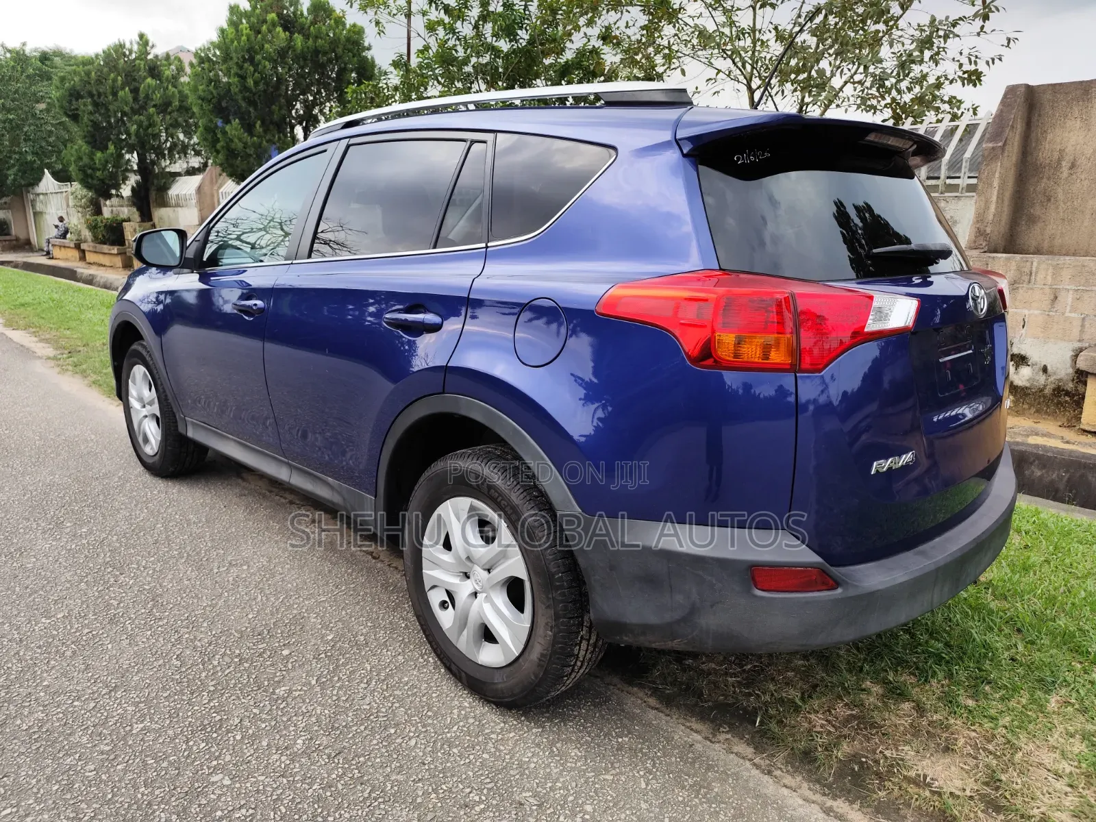 Toyota RAV4 LE 4dr SUV AWD (2.5L 4cyl 6A) 2014 Blue