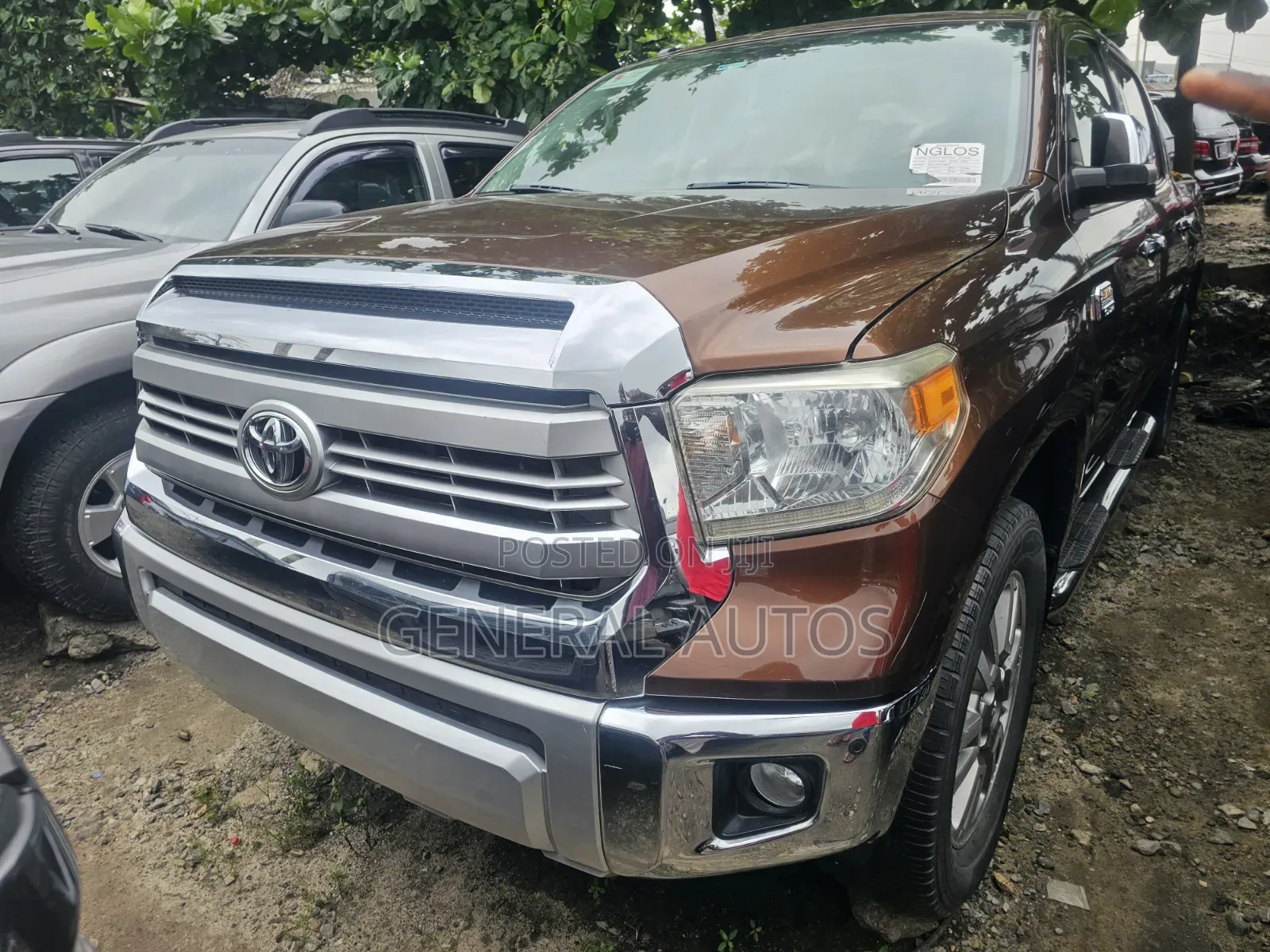 Toyota Tundra 2017 Maroon
