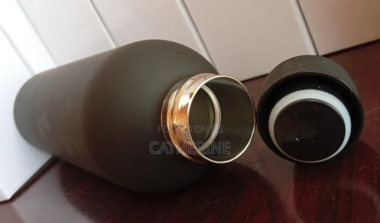 Matte Black 750ml Insulated Stainless Steel Water Bottle