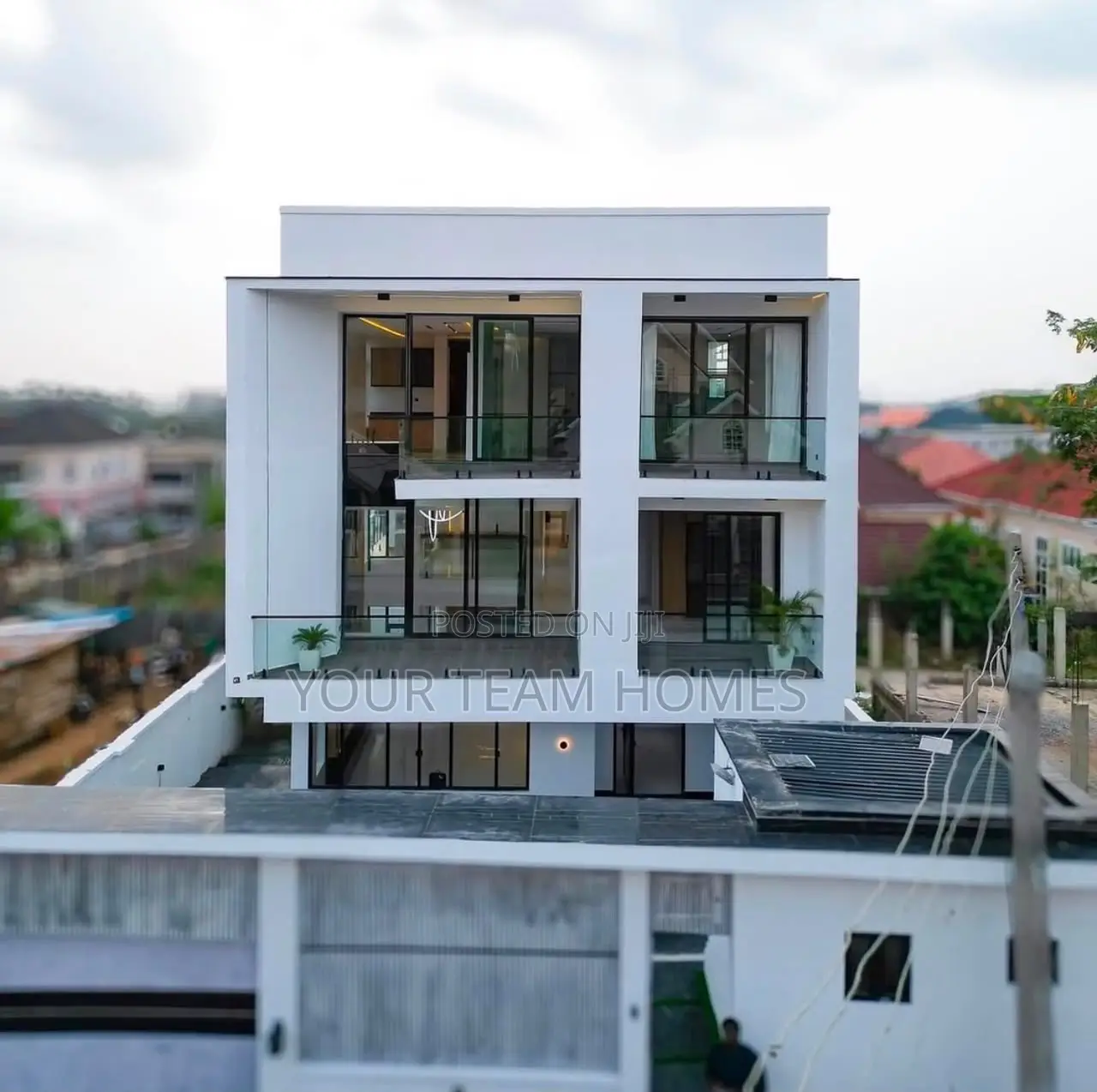 5bdrm Duplex in Apo for sale