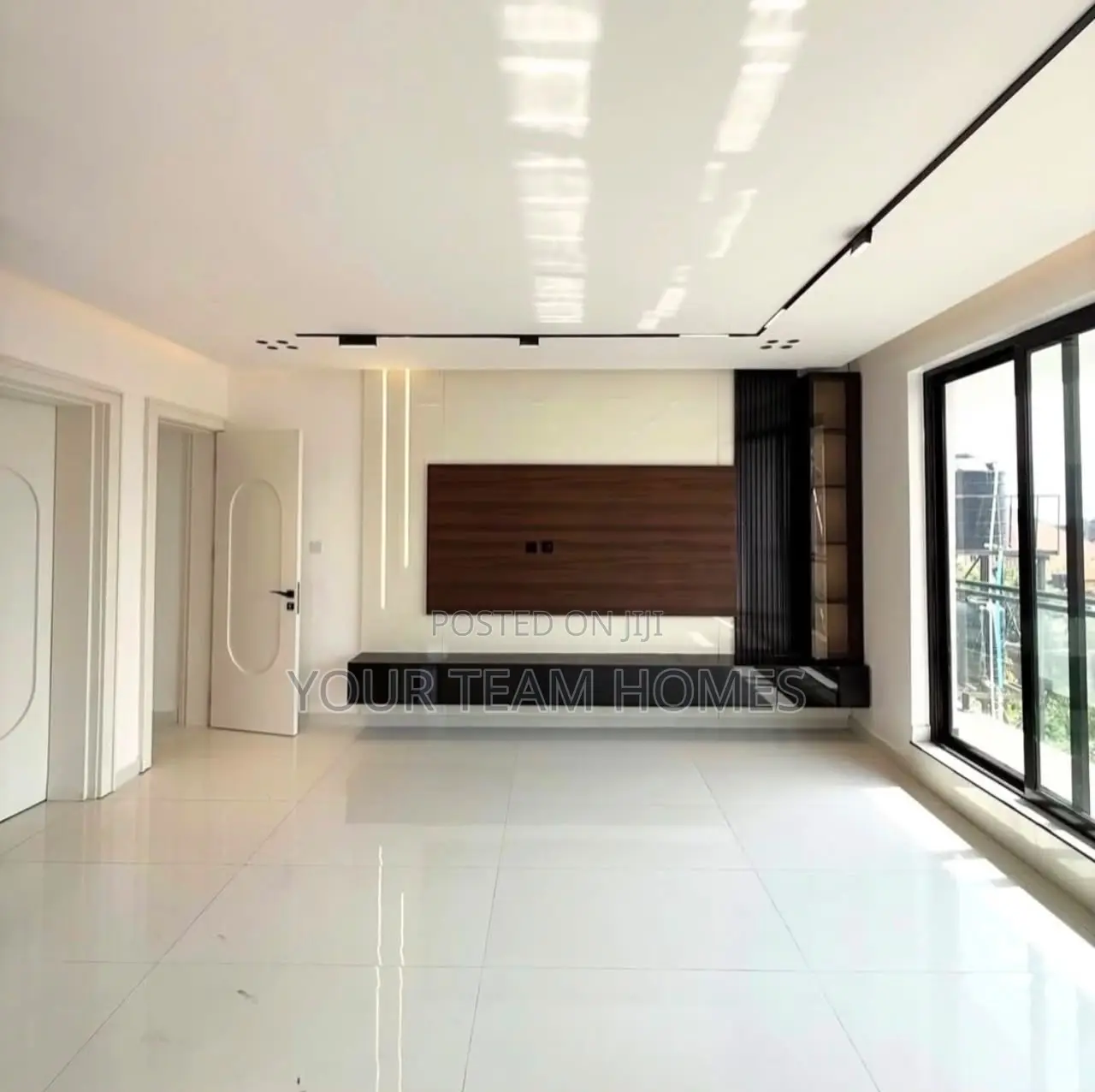 5bdrm Duplex in Apo for sale