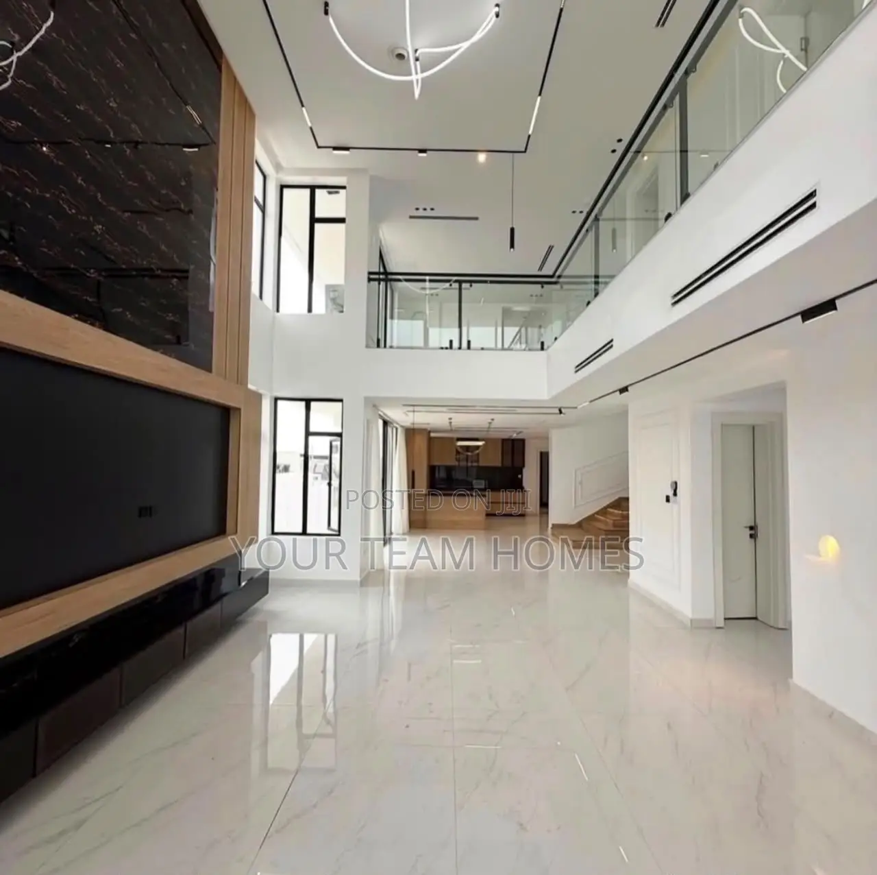 5bdrm Duplex in Apo for sale