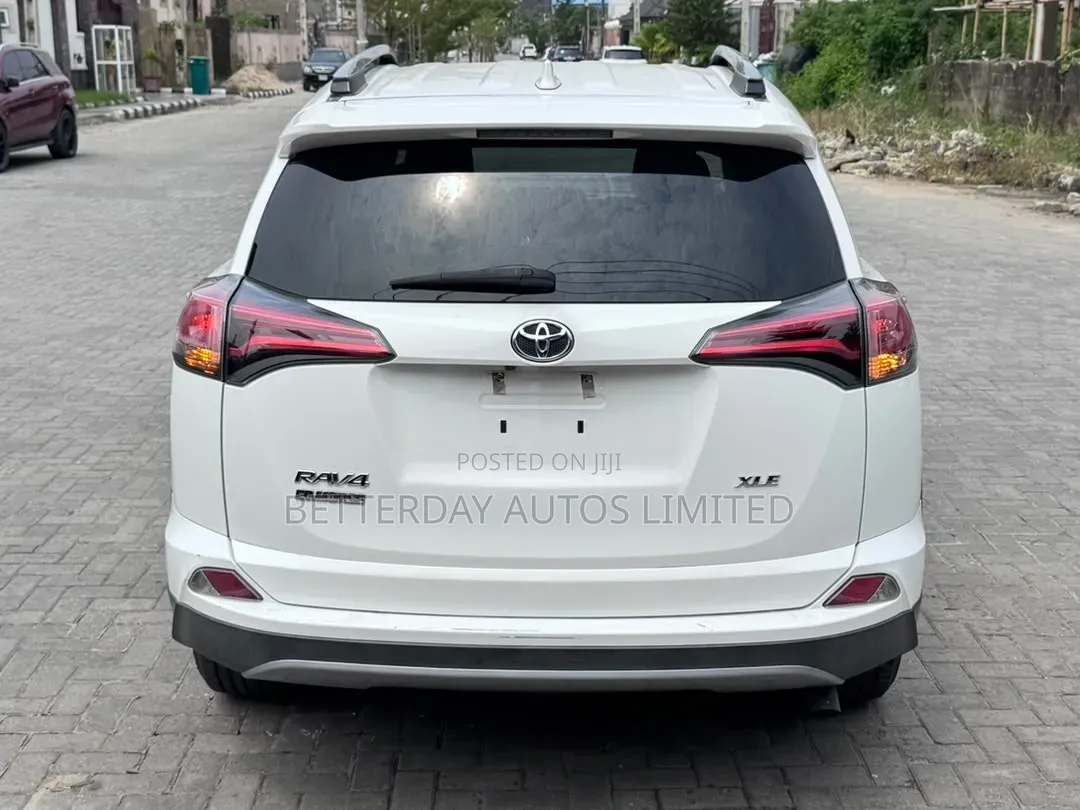 Toyota RAV4 2018 White