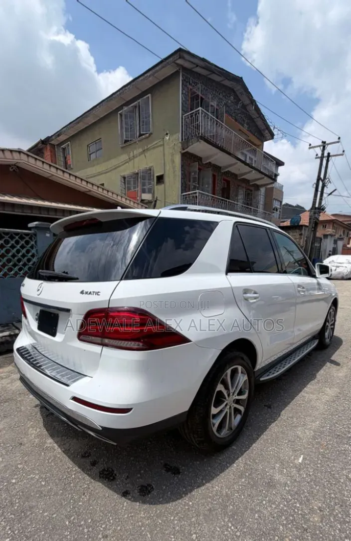 Mercedes-Benz GLE-Class 2016 White