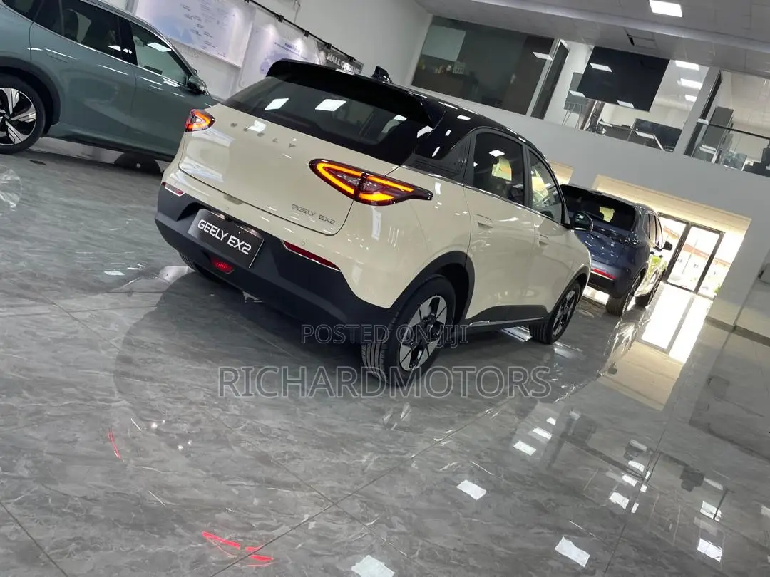 New Geely EX5 BEV 60 kWh FWD 2025 Ivory