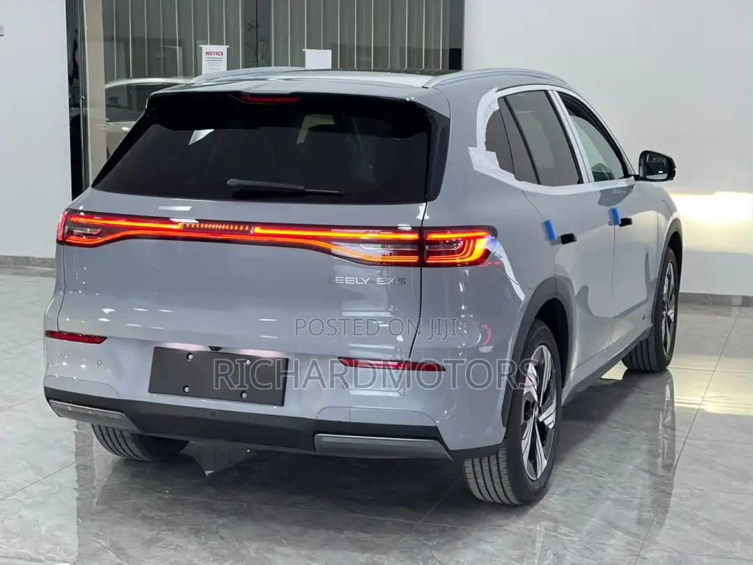 New Geely EX5 BEV 60 kWh FWD 2025 Gray