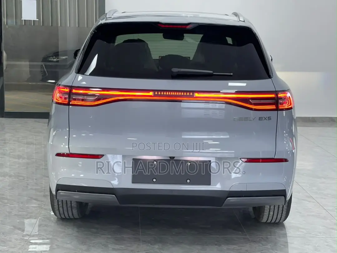 New Geely EX5 BEV 60 kWh FWD 2025 Gray