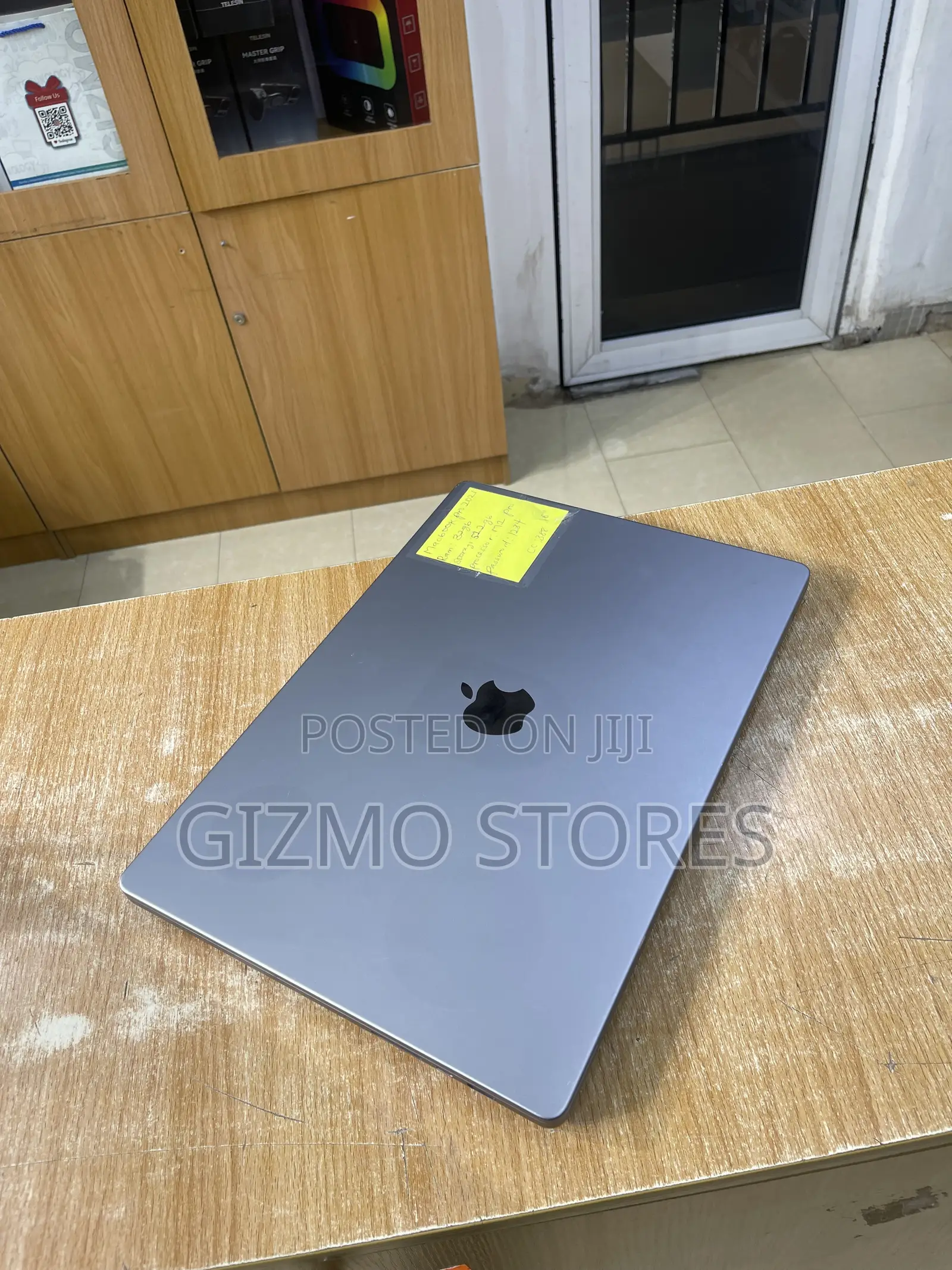 Laptop Apple MacBook Pro 2021 M1 32GB Apple M1 Pro SSD 512GB