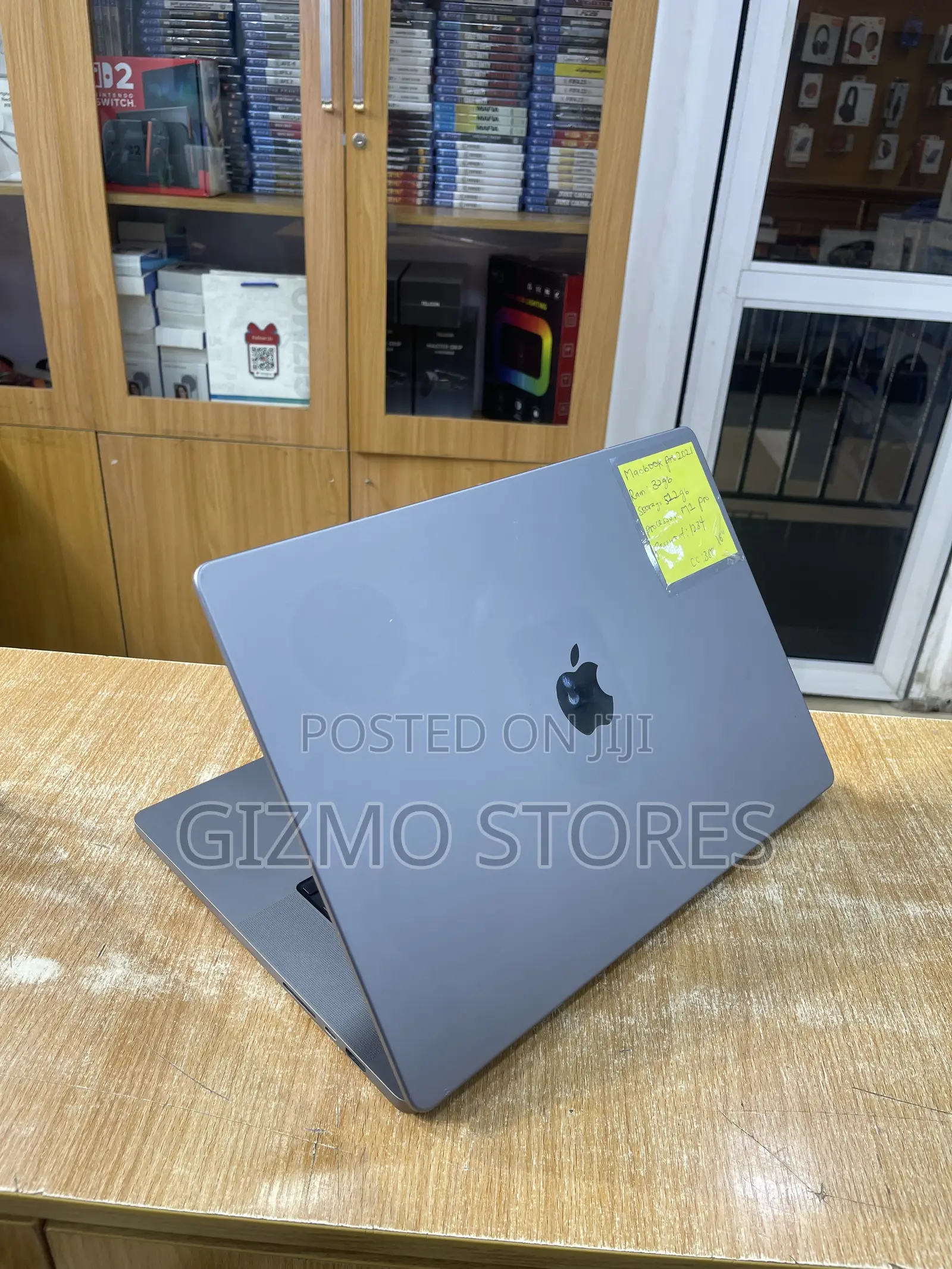 Laptop Apple MacBook Pro 2021 M1 32GB Apple M1 Pro SSD 512GB