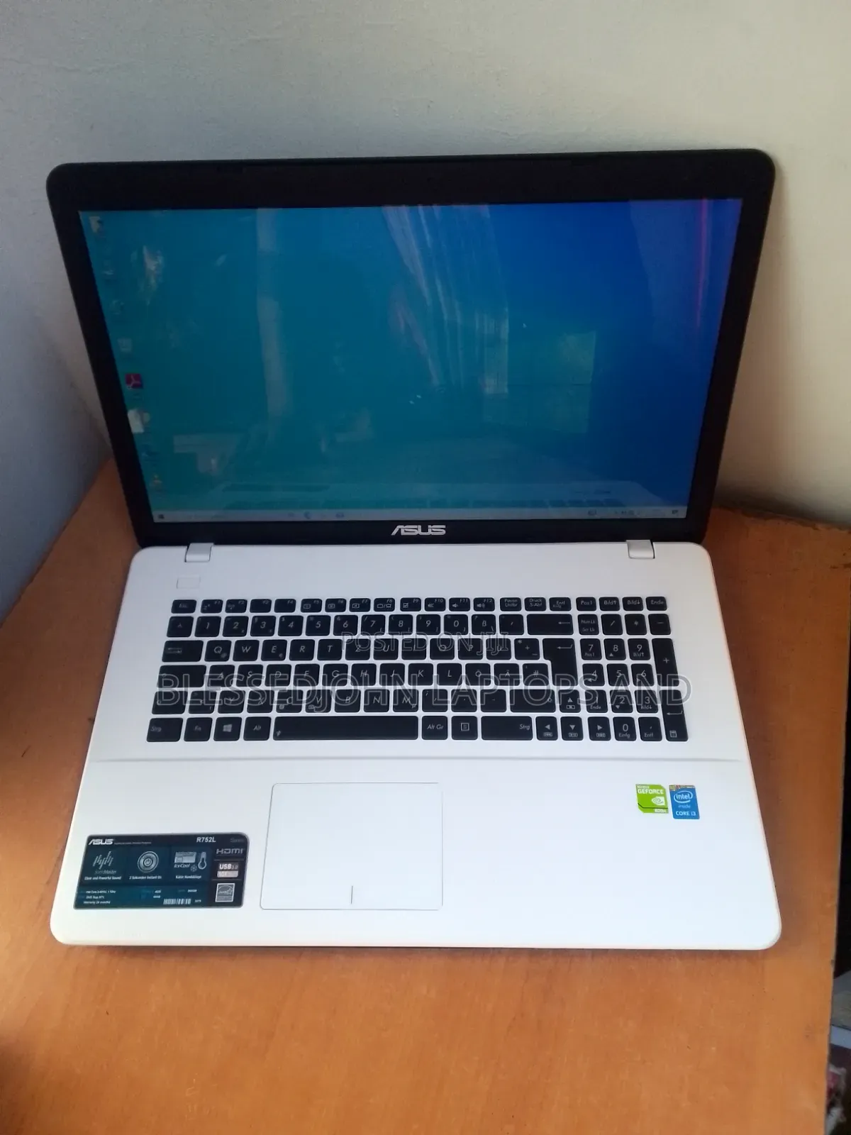 Laptop Asus X751NA 8GB Intel Core i3 HDD 500GB