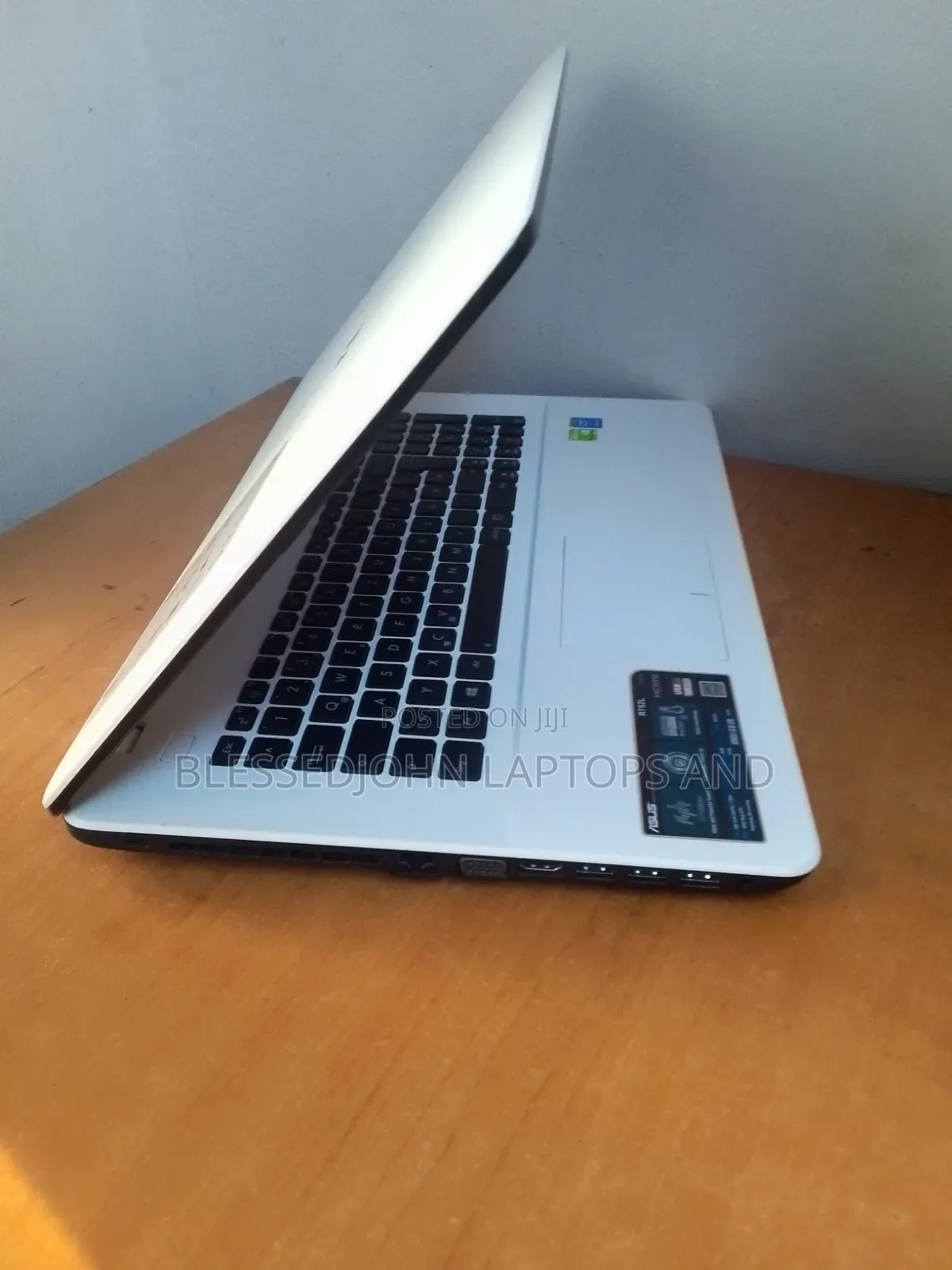 Laptop Asus X751NA 8GB Intel Core i3 HDD 500GB