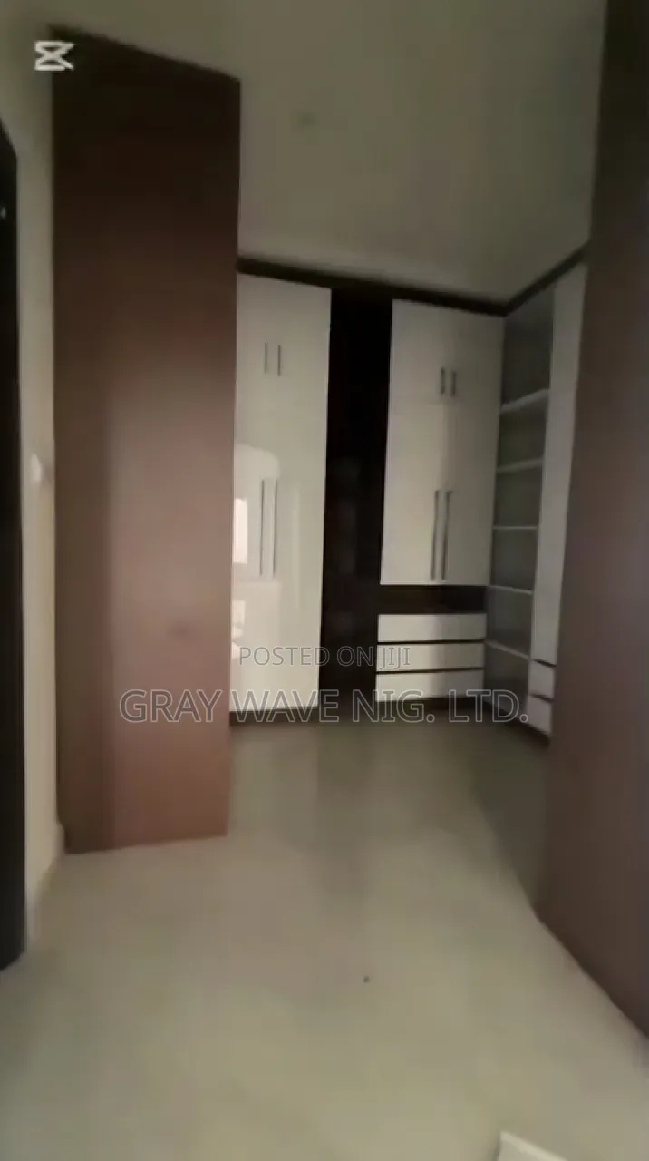 5bdrm Duplex in Kaura for sale