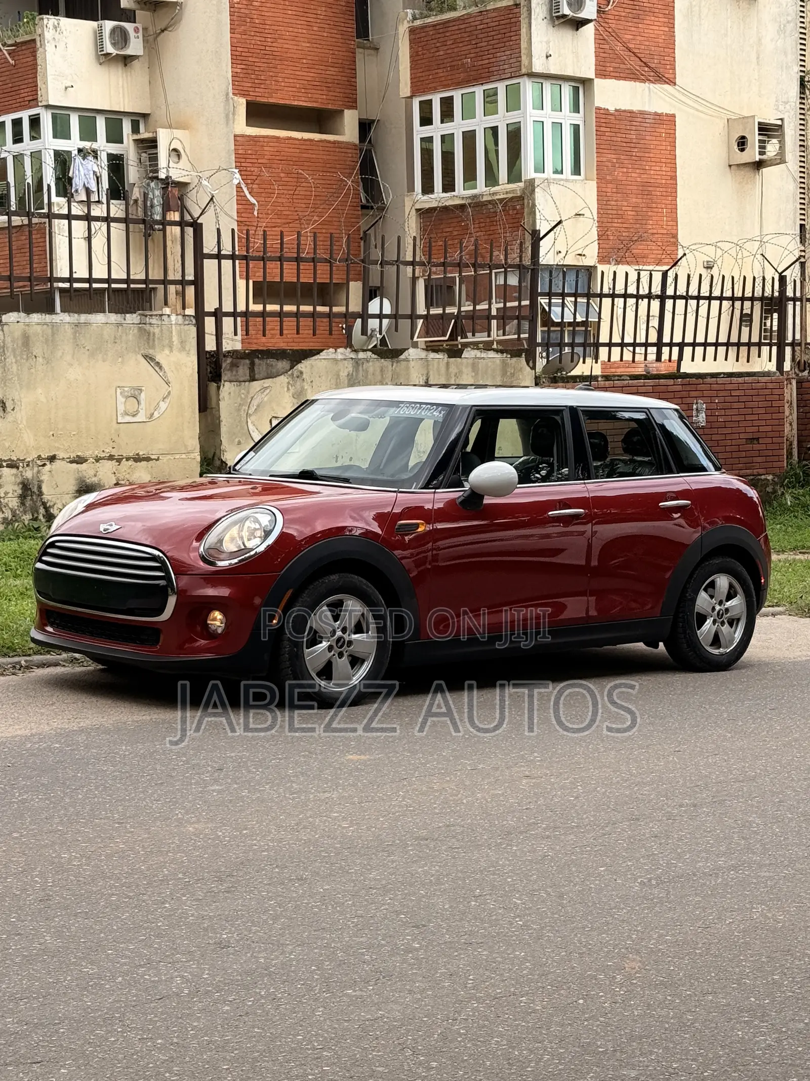 Mini Cooper 4dr Hatchback (1.5L 3cyl Turbo 6M) 2015 Red