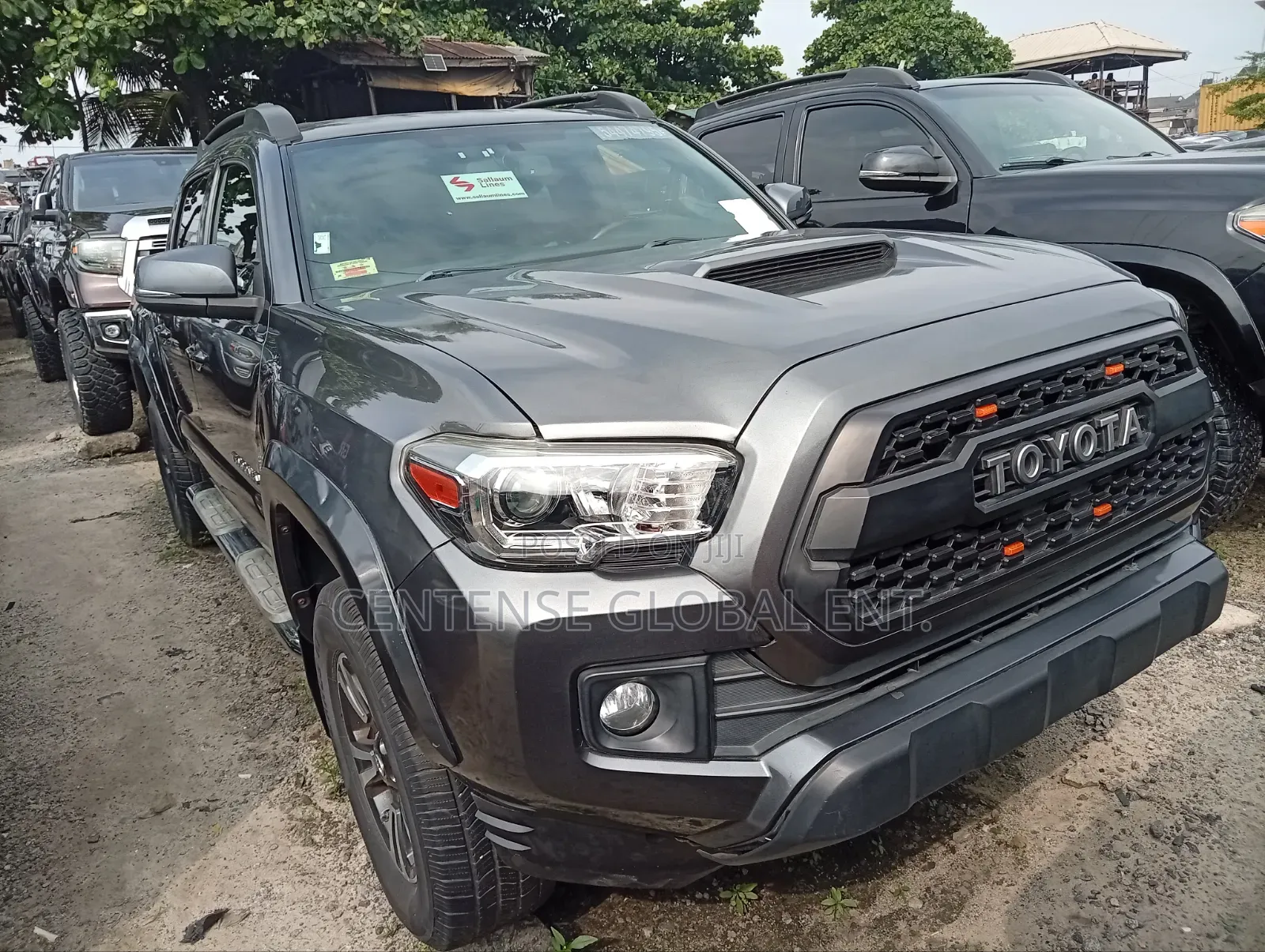 Toyota Tacoma 2018 Gray