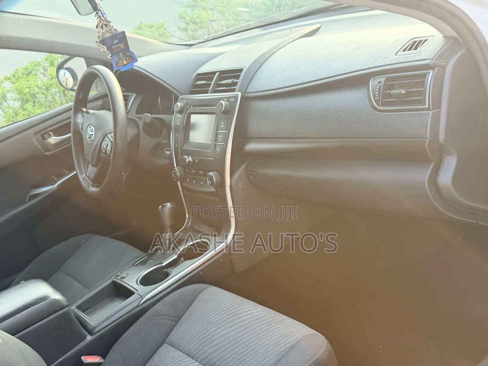 Toyota Camry LE 4dr Sedan (2.5L 4cyl 6A) 2016 White