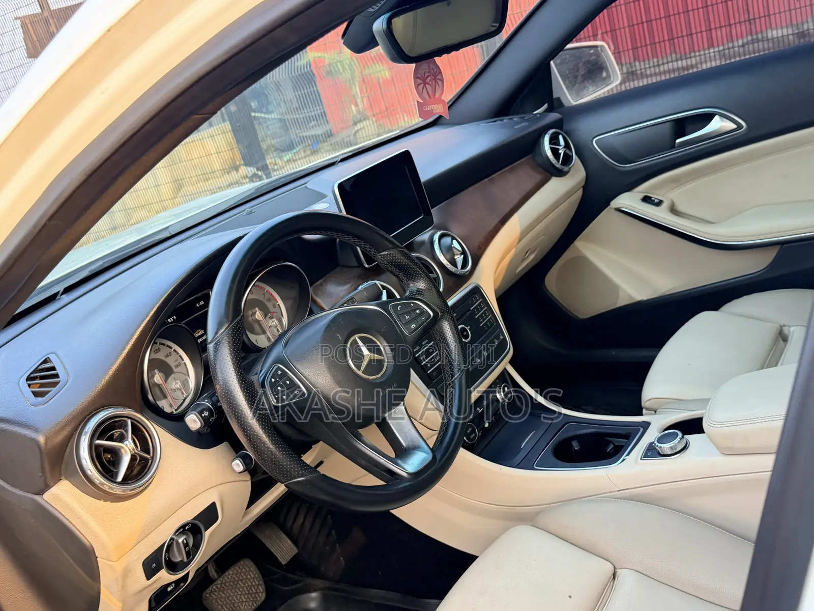 Mercedes-Benz GLA 250 2016 White