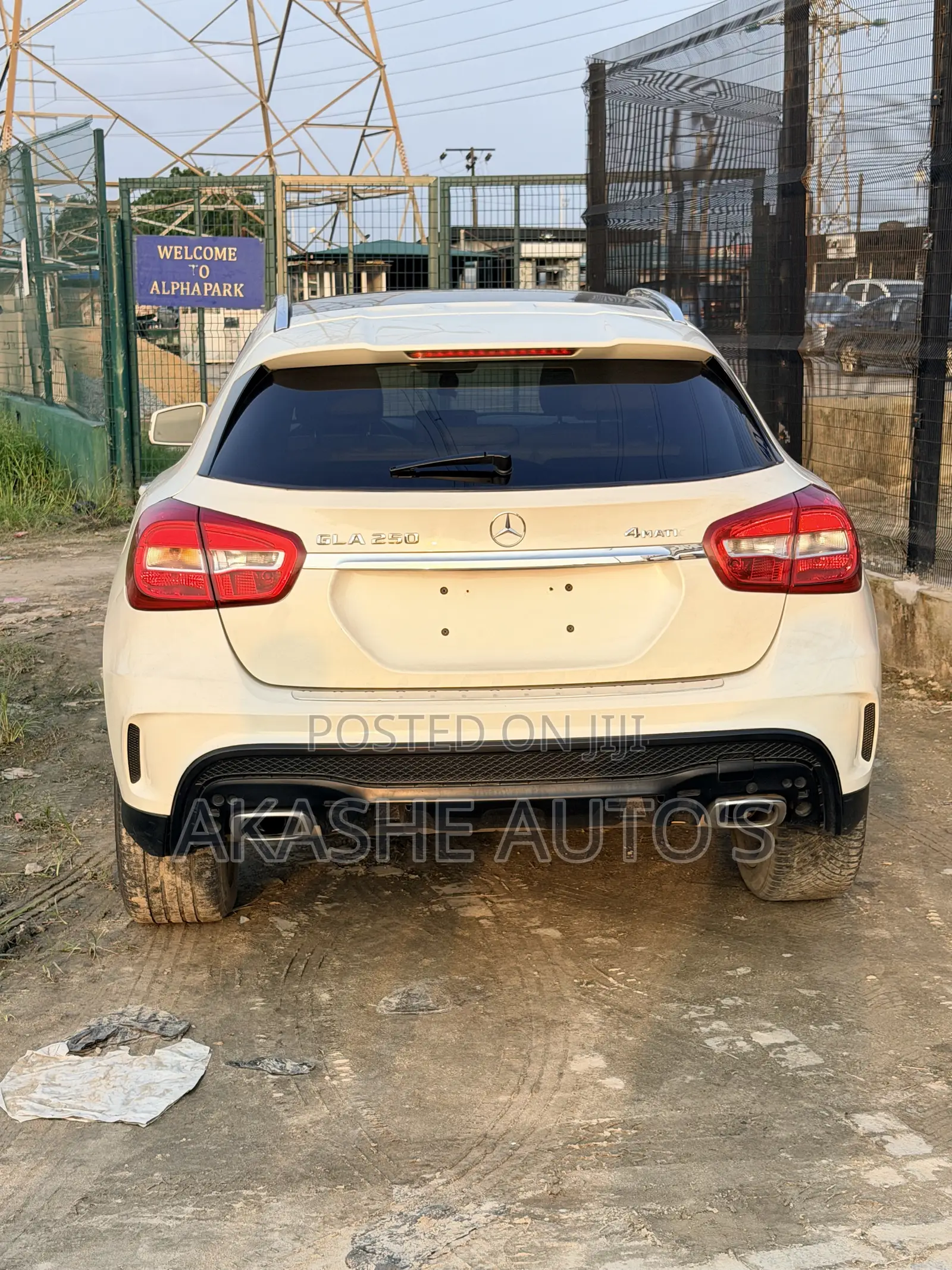 Mercedes-Benz GLA 250 2016 White