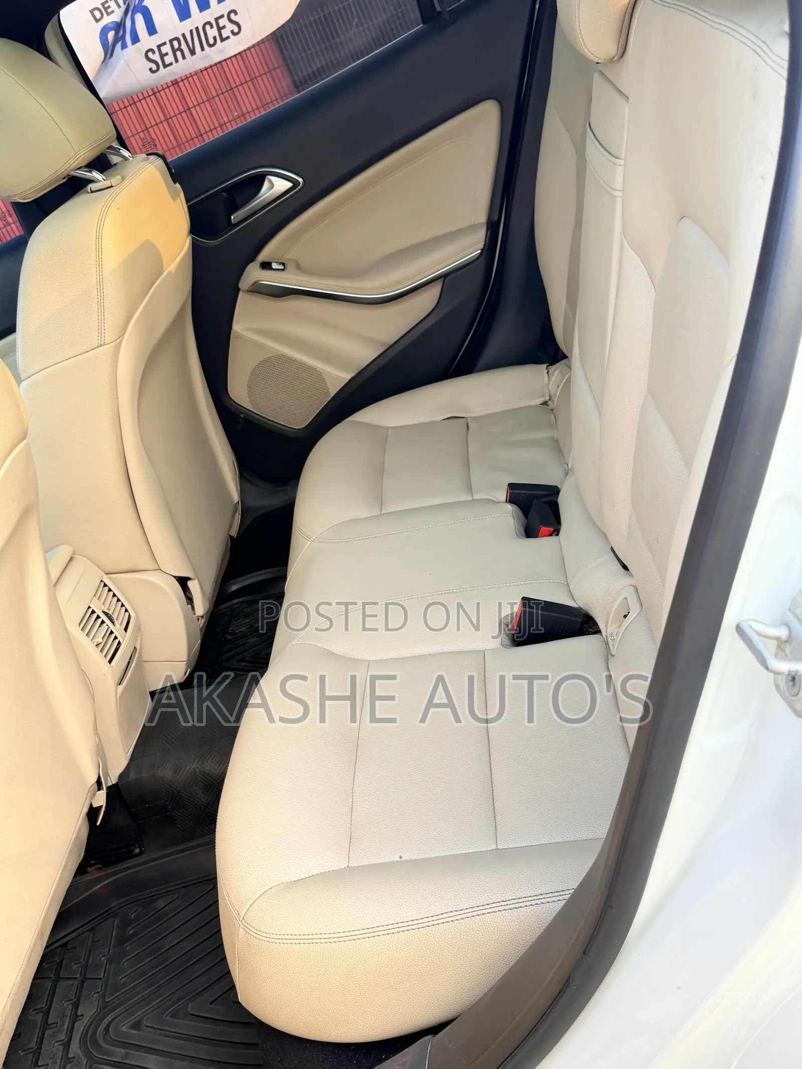 Mercedes-Benz GLA 250 2016 White