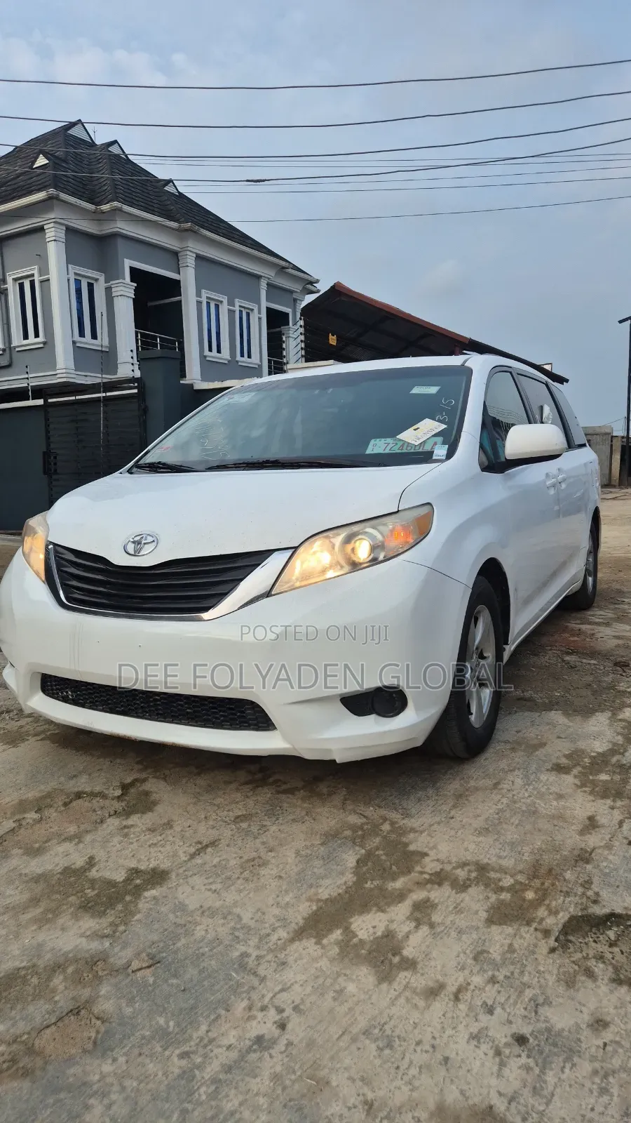 Toyota Sienna LE 8 Passenger 2011 White