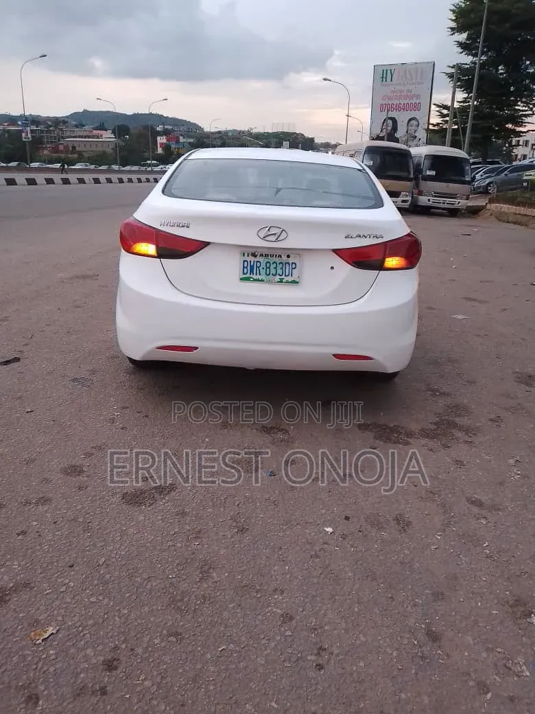 Hyundai Elantra 2013 White