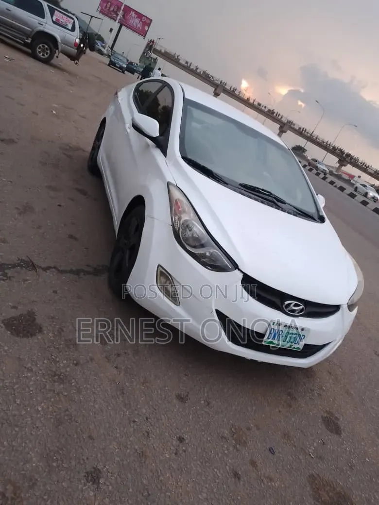 Hyundai Elantra 2013 White