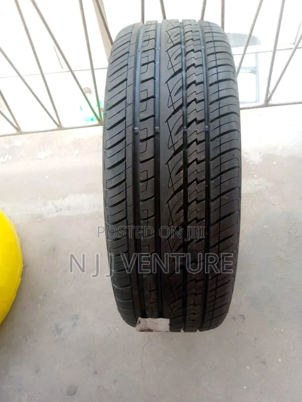275 45 R20 and 235 55 R20 Michelin and Bridegstone Tyre Non China