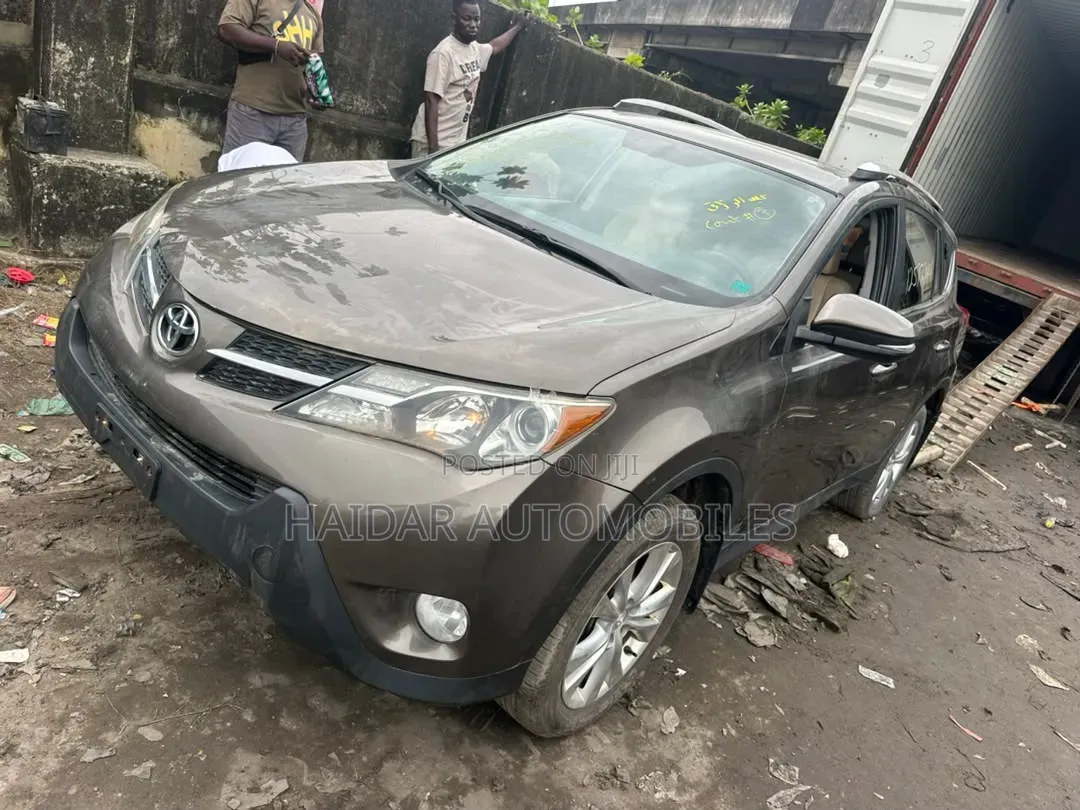 Toyota RAV4 2015 Gold