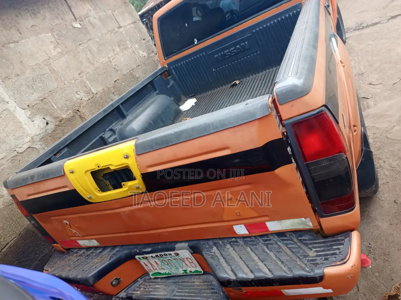 Nissan Frontier Automatic 2005 Yellow