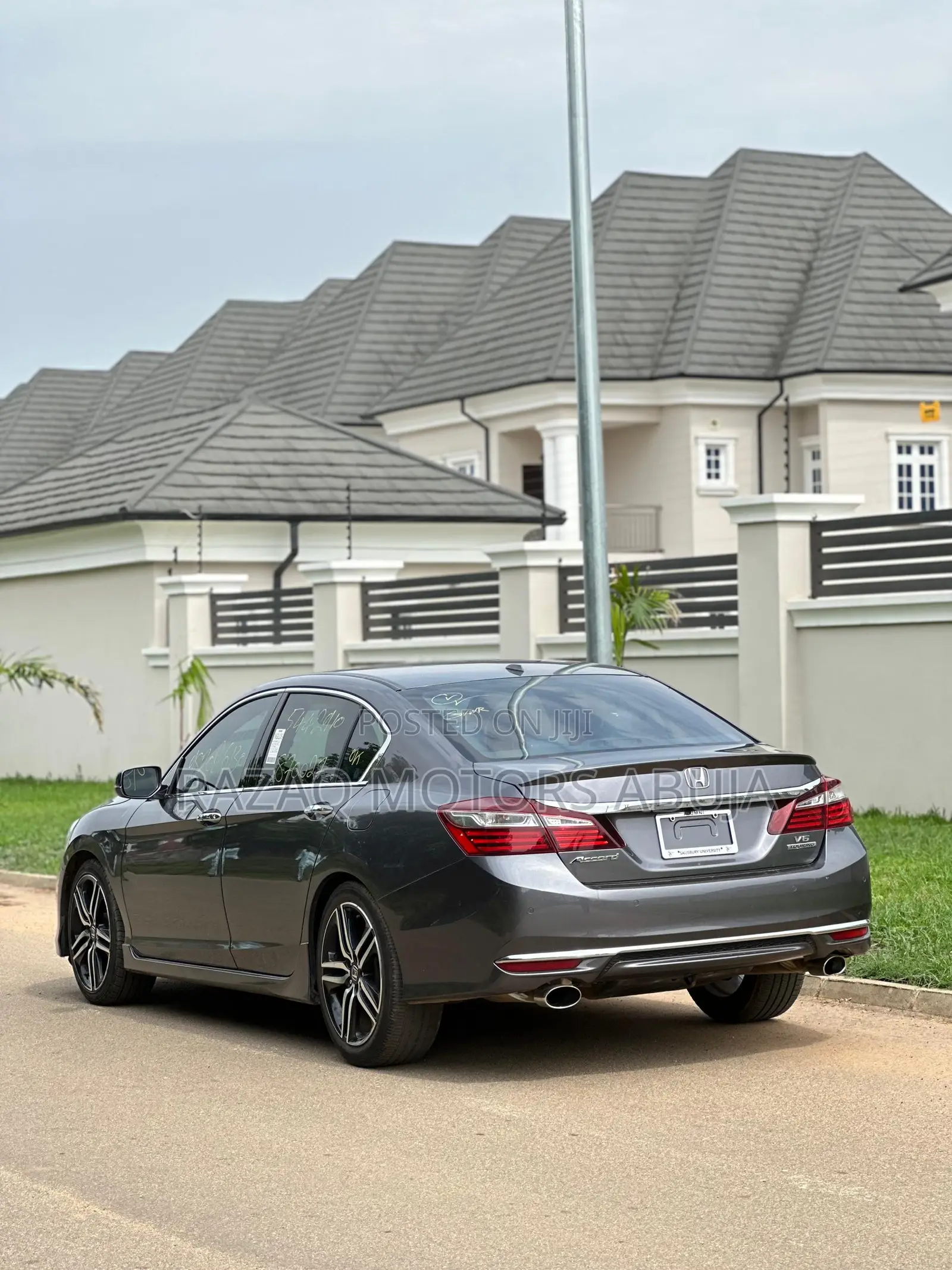 Honda Accord Touring V6 4dr Sedan FWD (3.5L 6cyl 6A) 2017 Gray