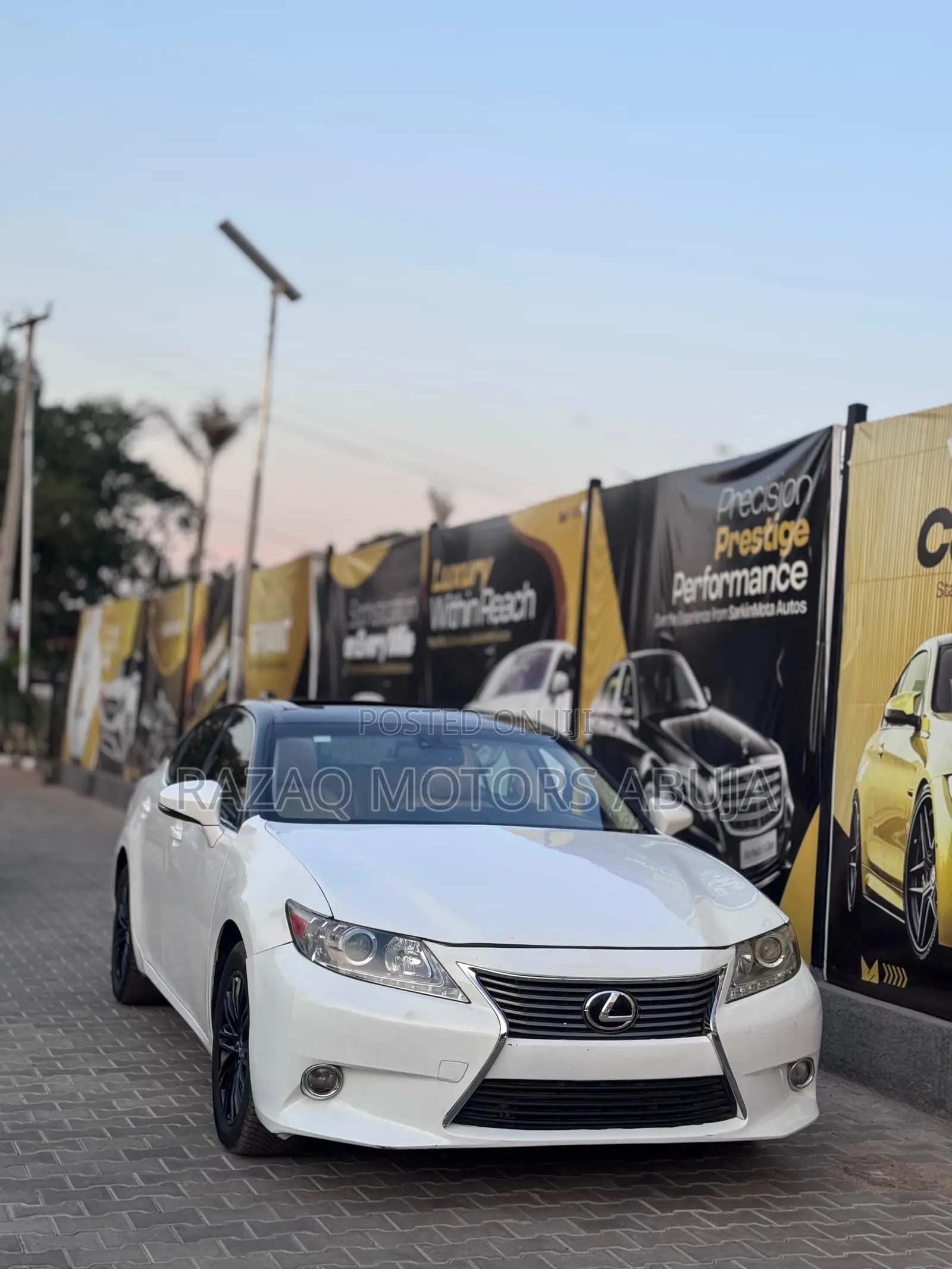 Lexus ES 350 FWD 2013 White