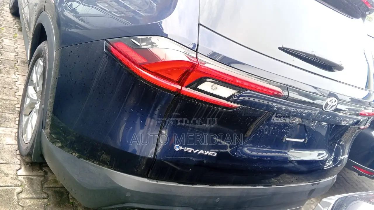 New Toyota Highlander Limited AWD 2026 Blue