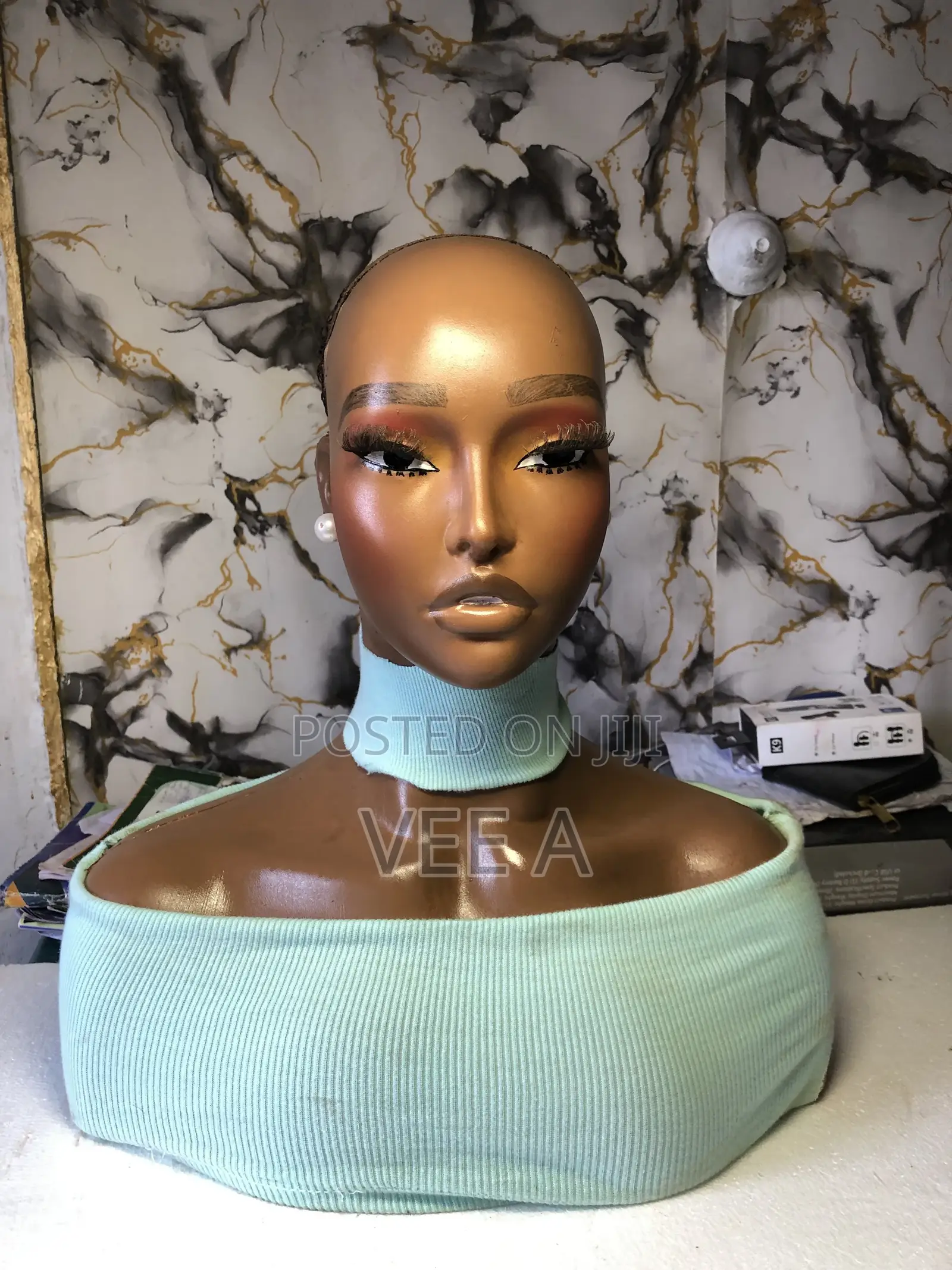 Glammed Mannequin Head With Shoulder for Wig/Glasses/Autogele Display