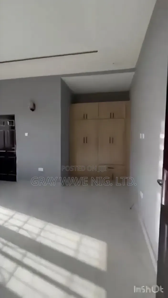 4bdrm Townhouse/Terrace in Sabon Lugbe for sale