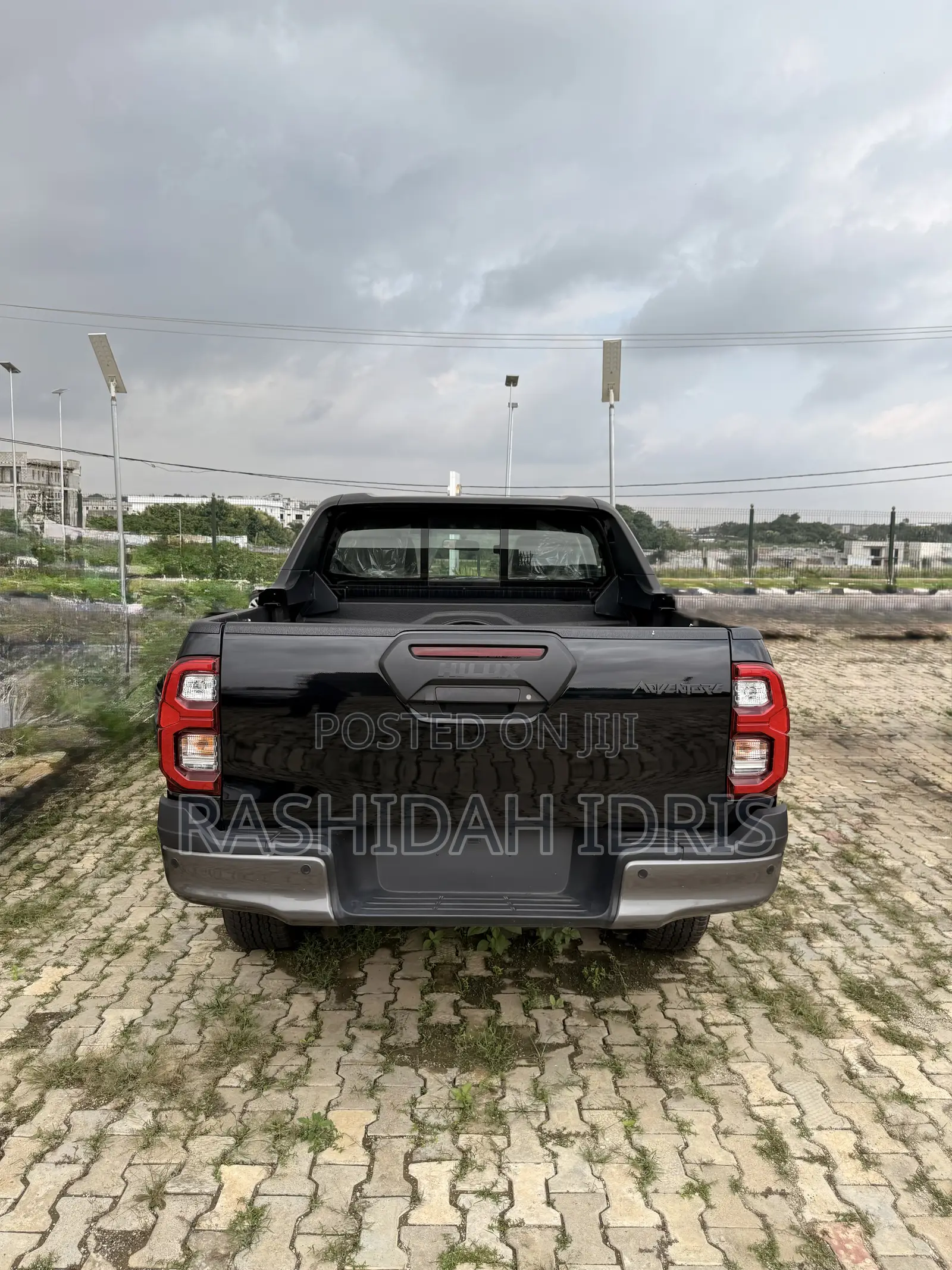 New Toyota Hilux 2025 Black