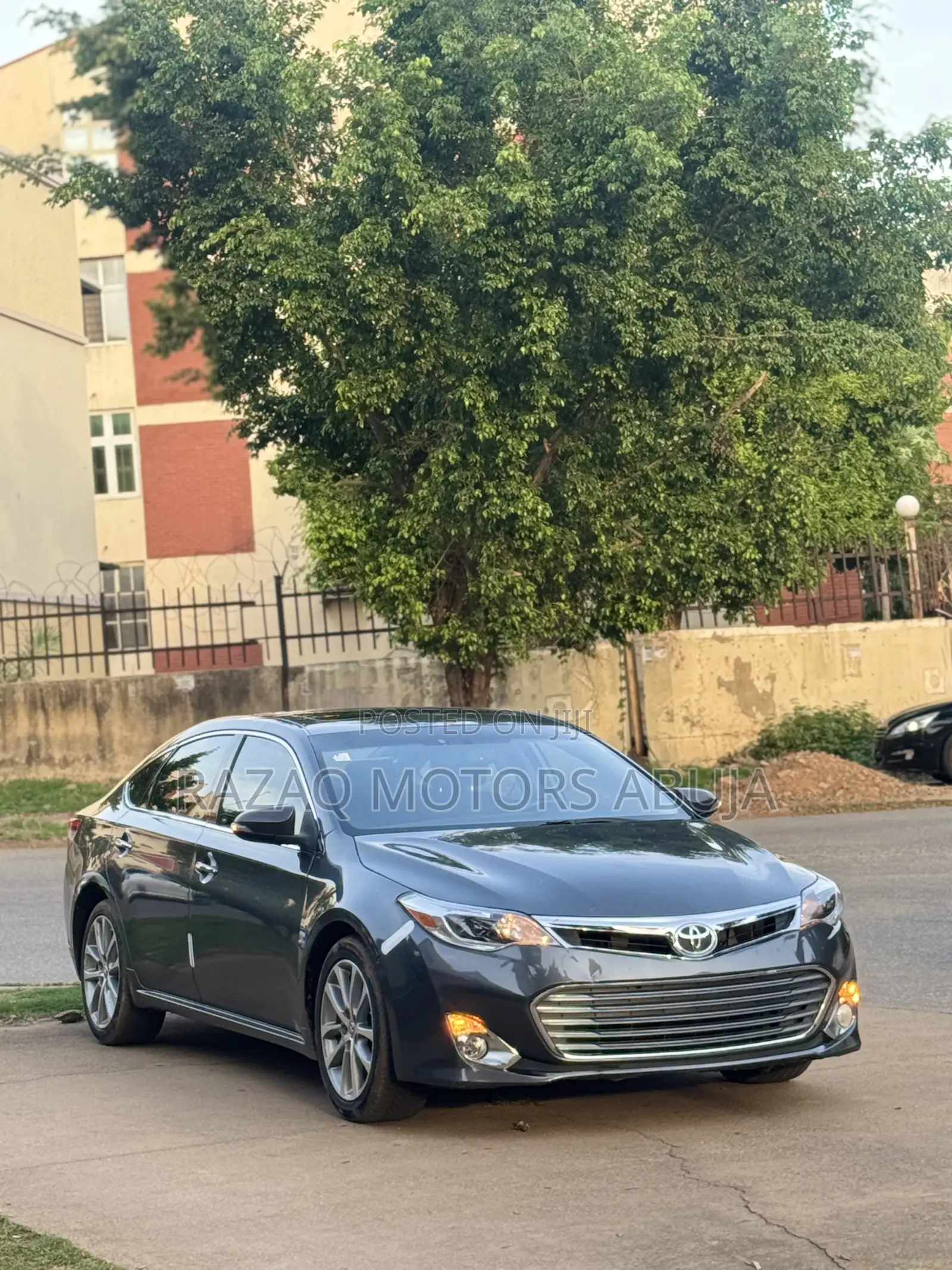 Toyota Avalon XLE 4dr Sedan (3.5L 6cyl 6A) 2014 Gray