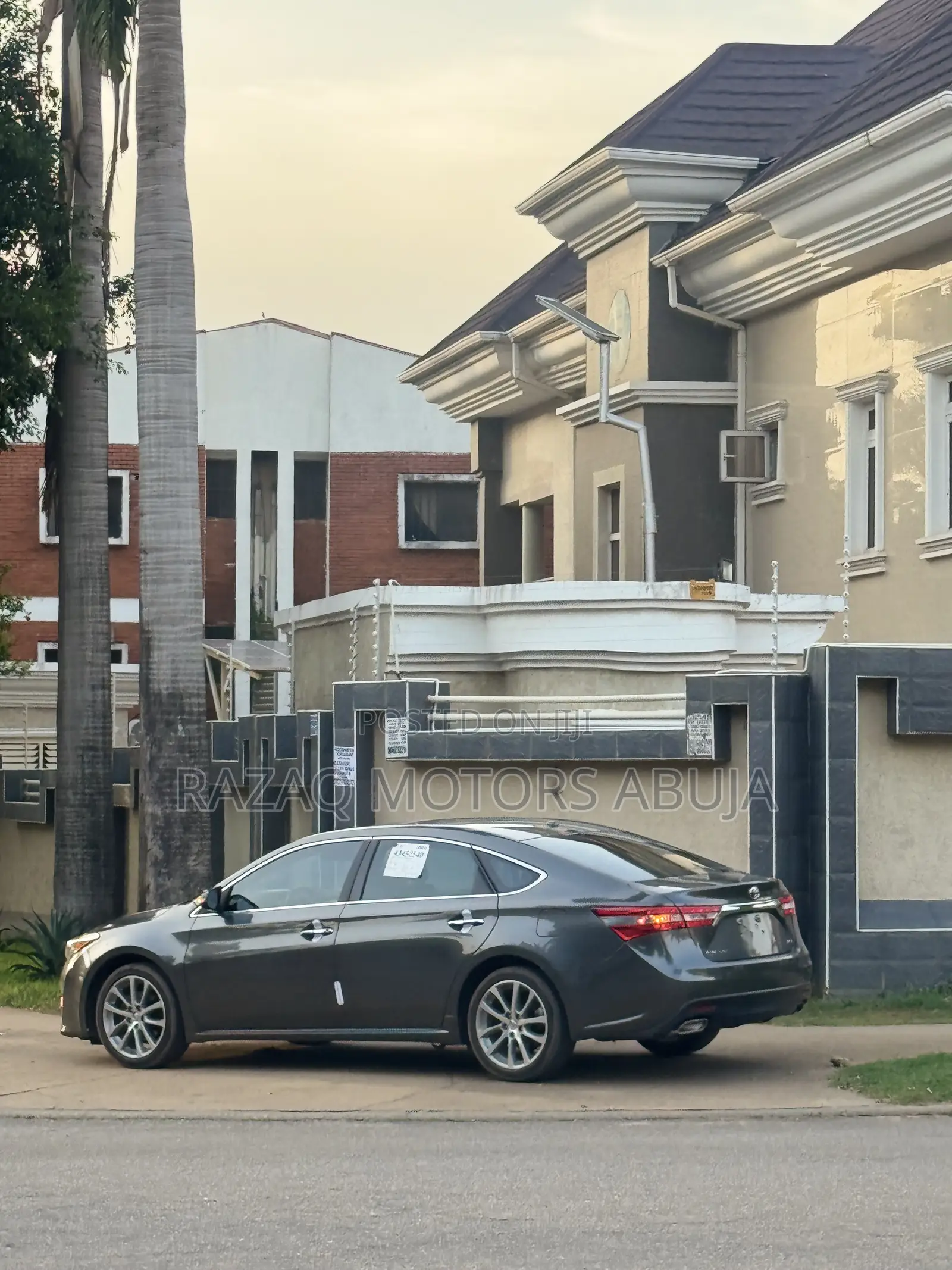 Toyota Avalon XLE 4dr Sedan (3.5L 6cyl 6A) 2014 Gray