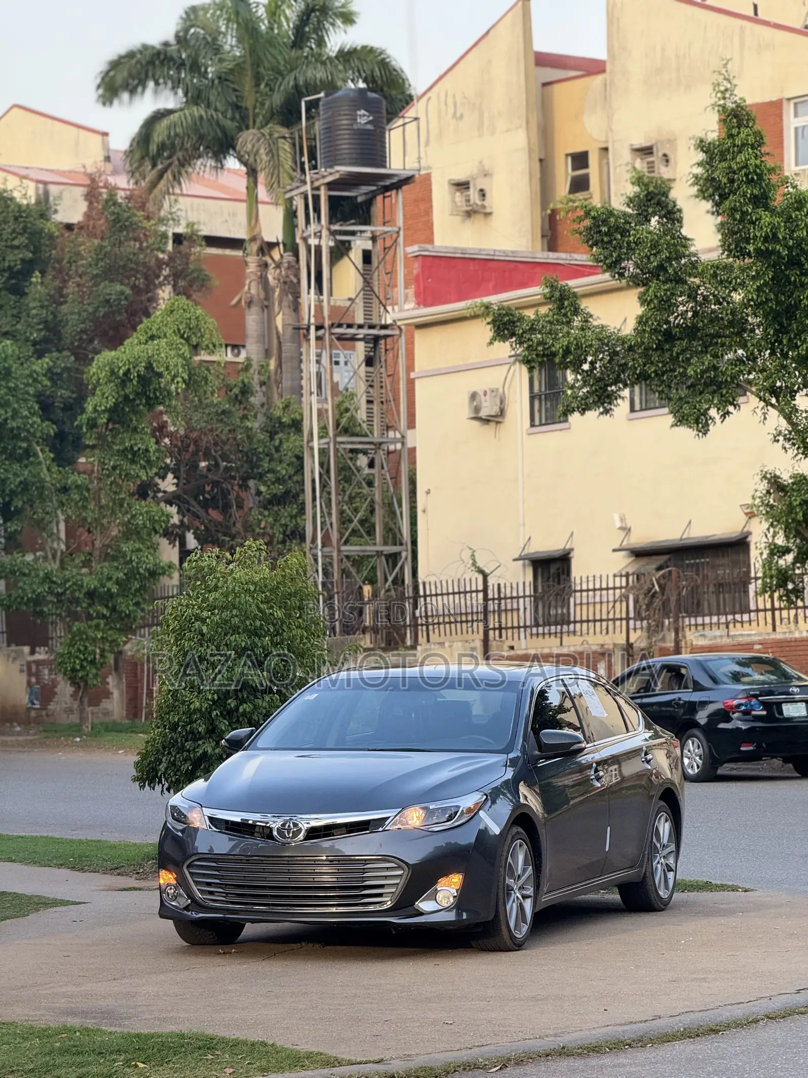 Toyota Avalon XLE 4dr Sedan (3.5L 6cyl 6A) 2014 Gray