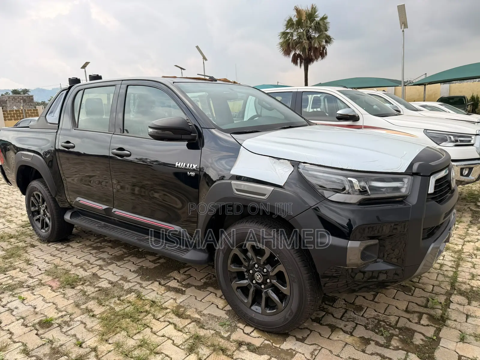 New Toyota Hilux 2025 Black