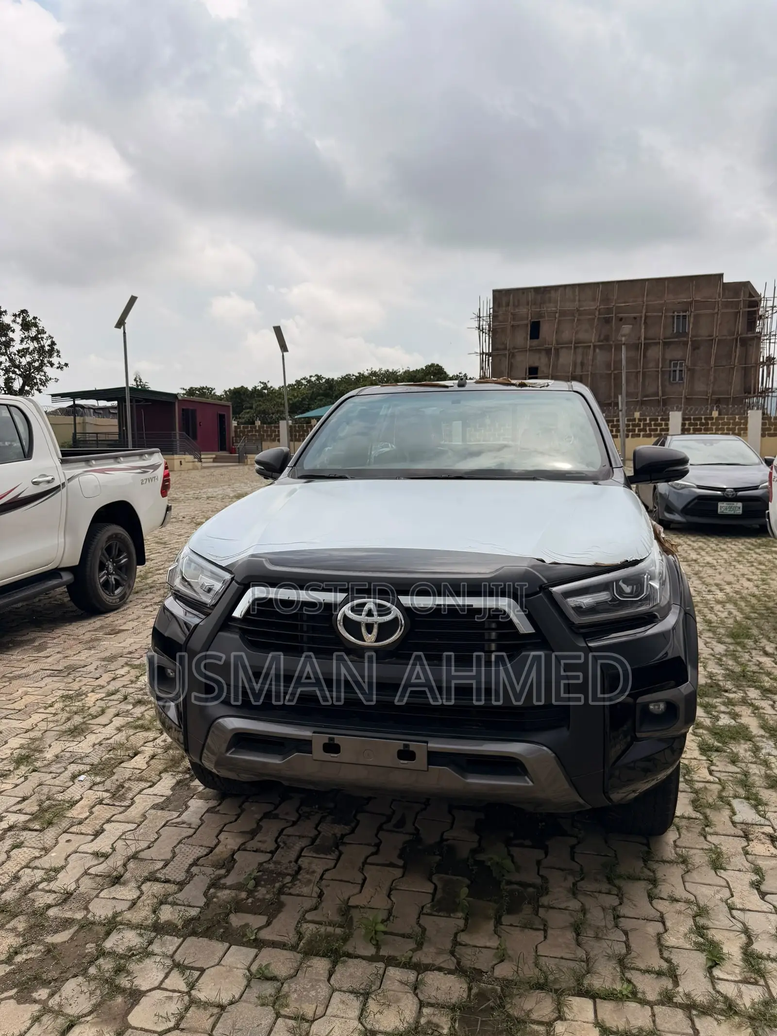 New Toyota Hilux 2025 Black