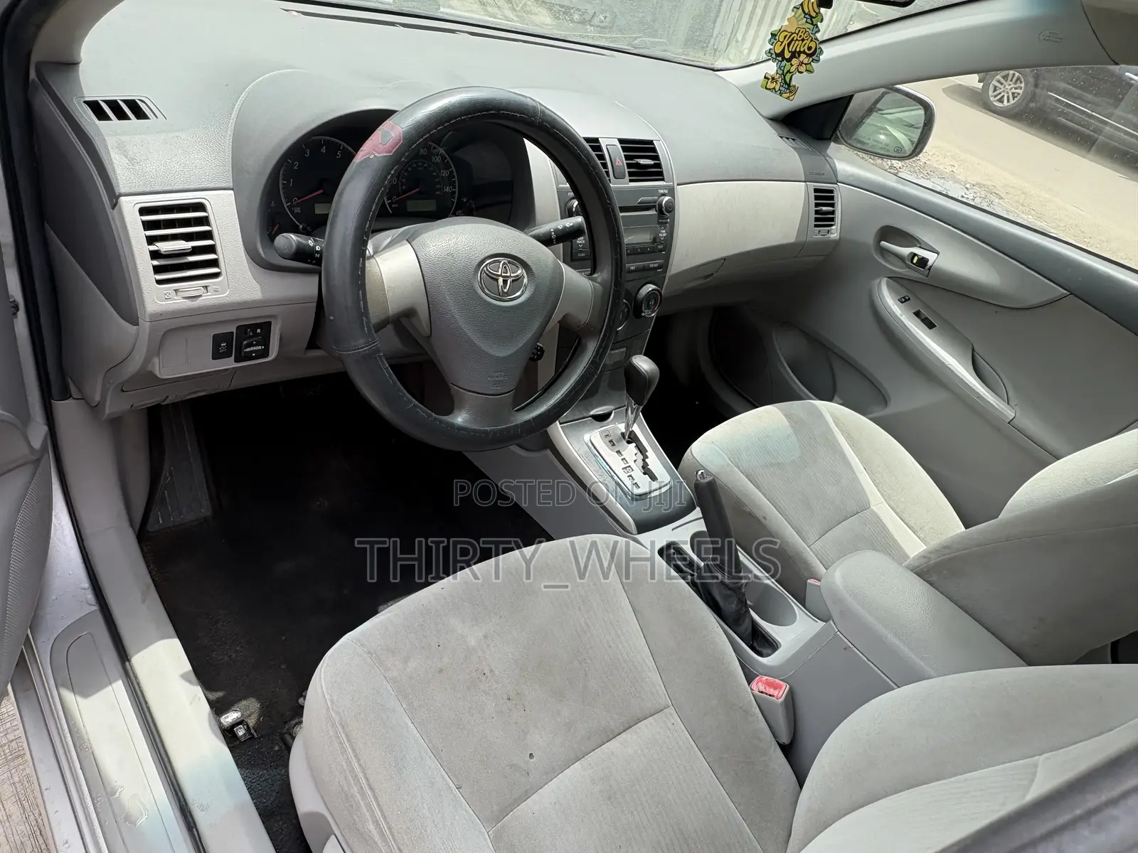 Toyota Corolla 2010 Silver