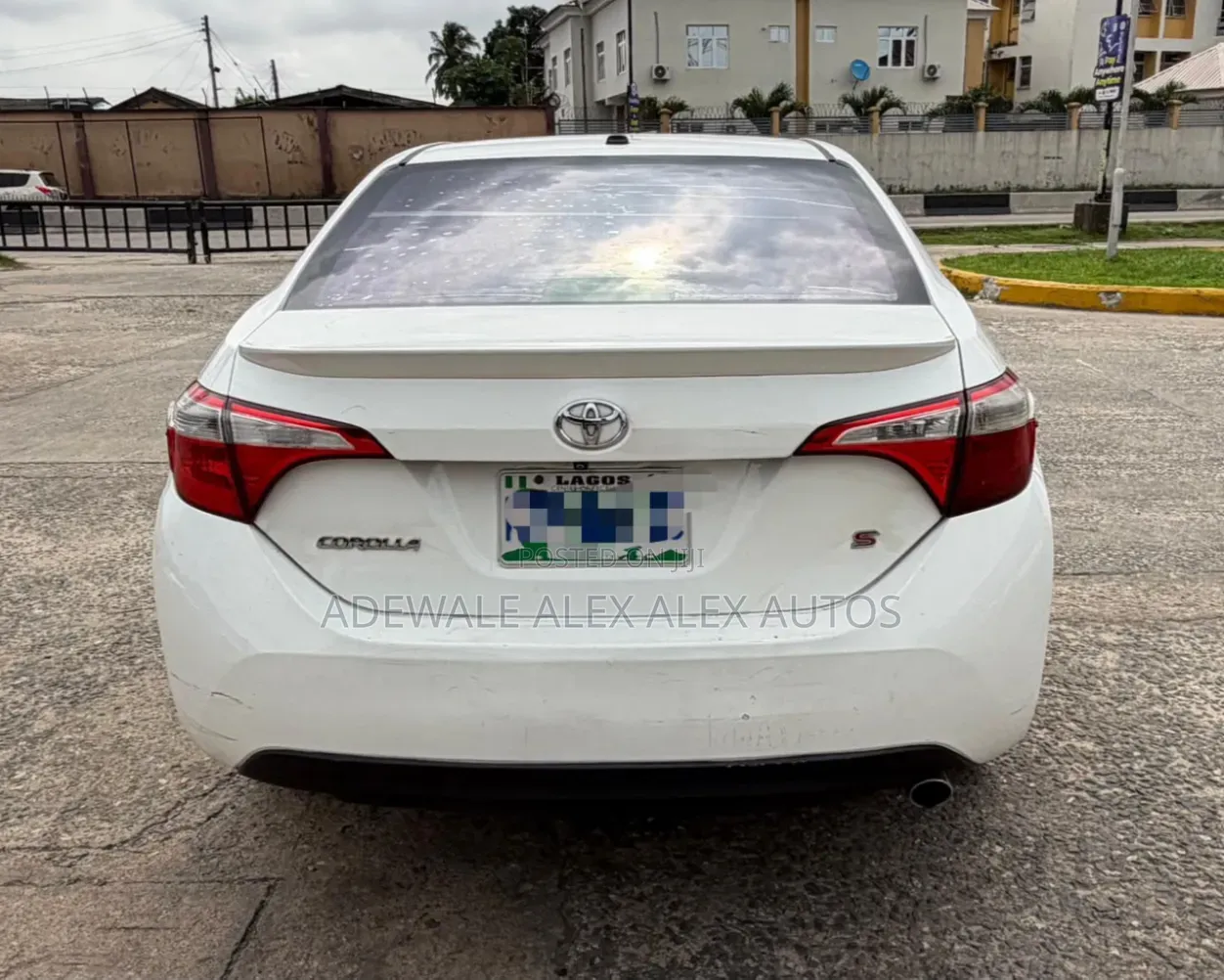Toyota Corolla S 4dr Sedan (1.8L 4cyl CVT) 2014 White