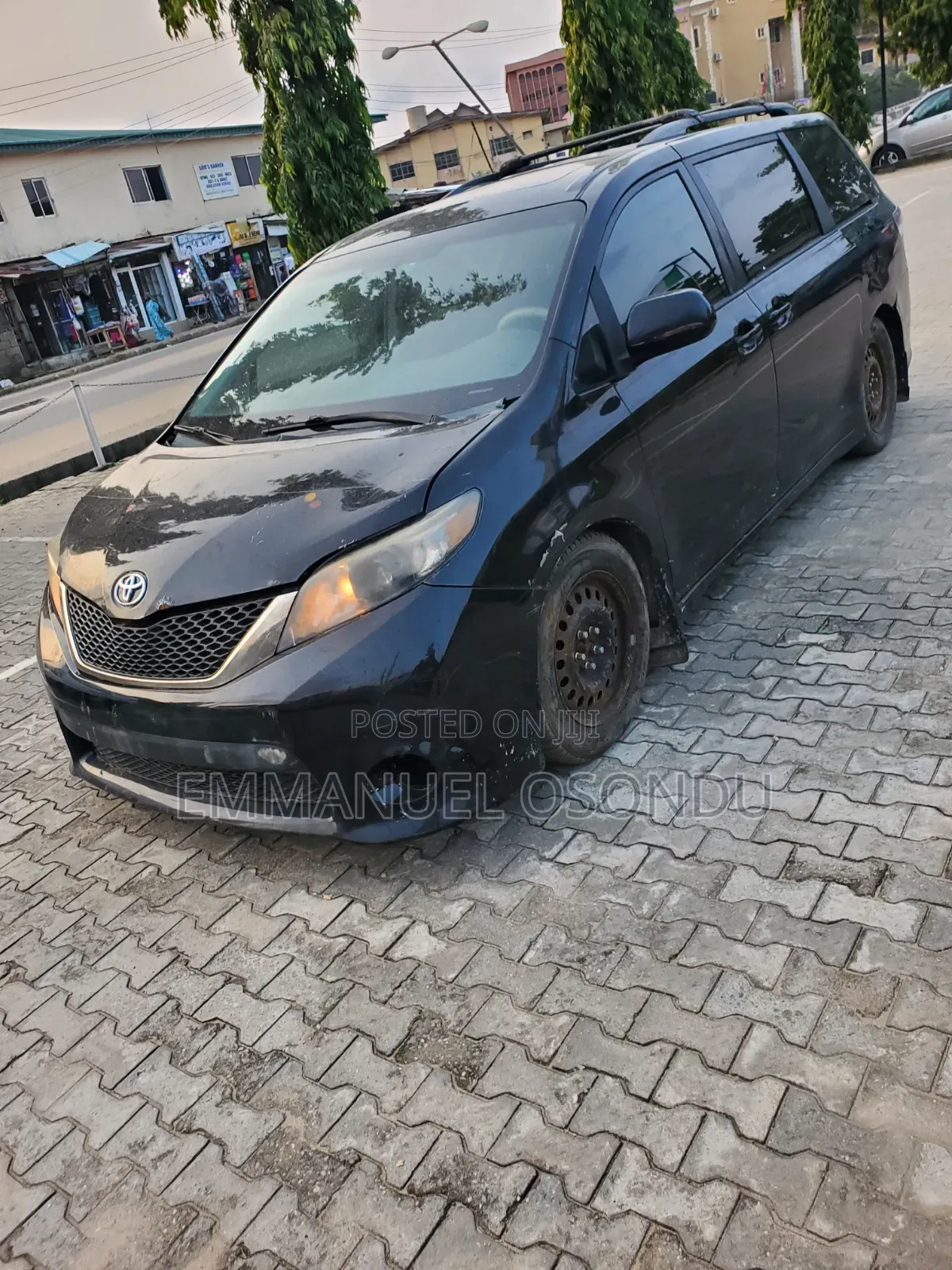 Toyota Sienna SE 8 Passenger 2011 Black