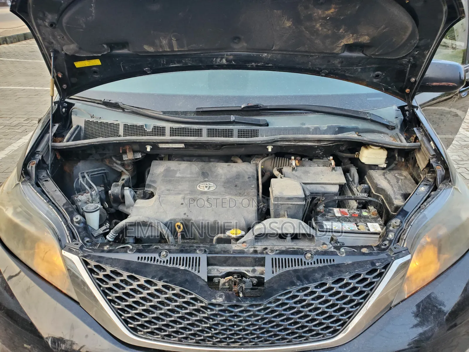 Toyota Sienna SE 8 Passenger 2011 Black