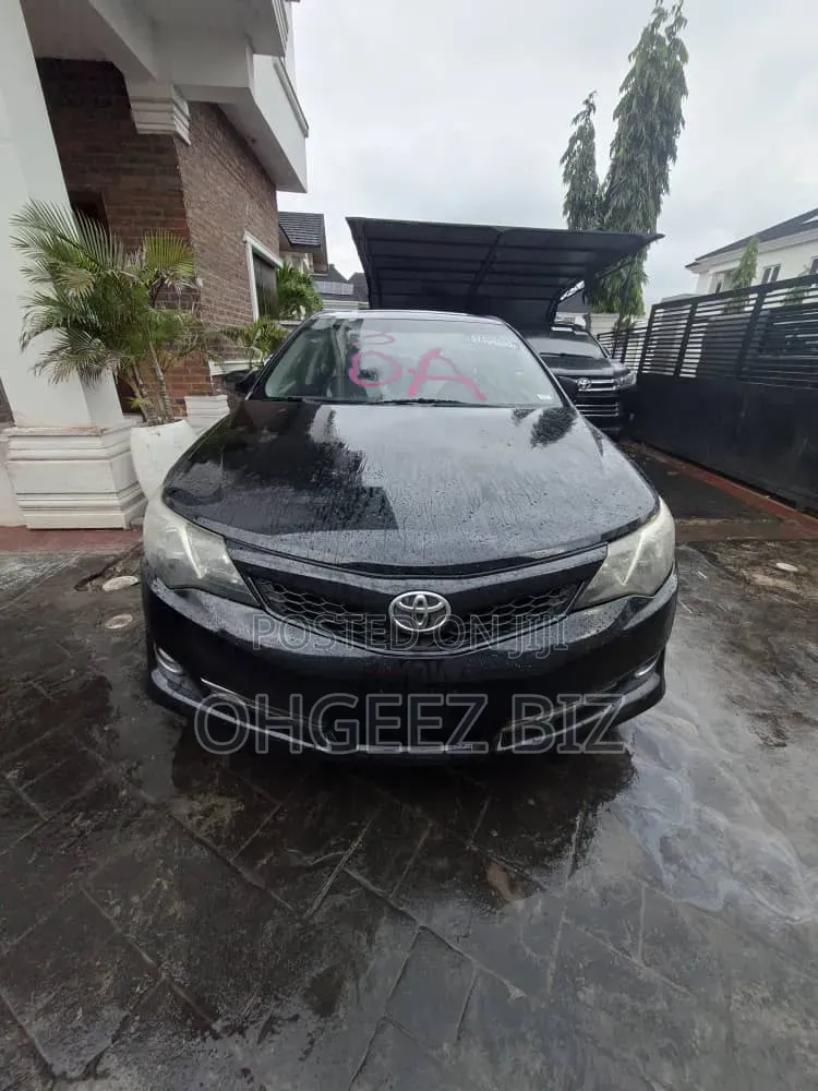 Toyota Camry SE 4dr Sedan (2.5L 4cyl 6A) 2013 Black