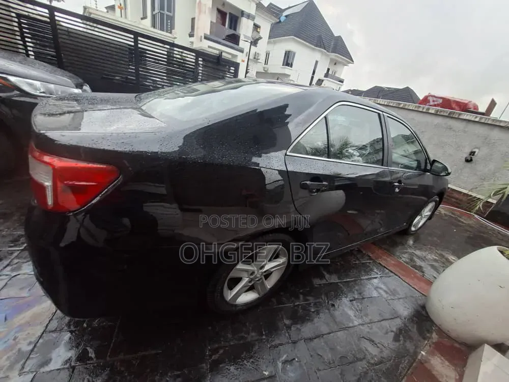 Toyota Camry SE 4dr Sedan (2.5L 4cyl 6A) 2013 Black
